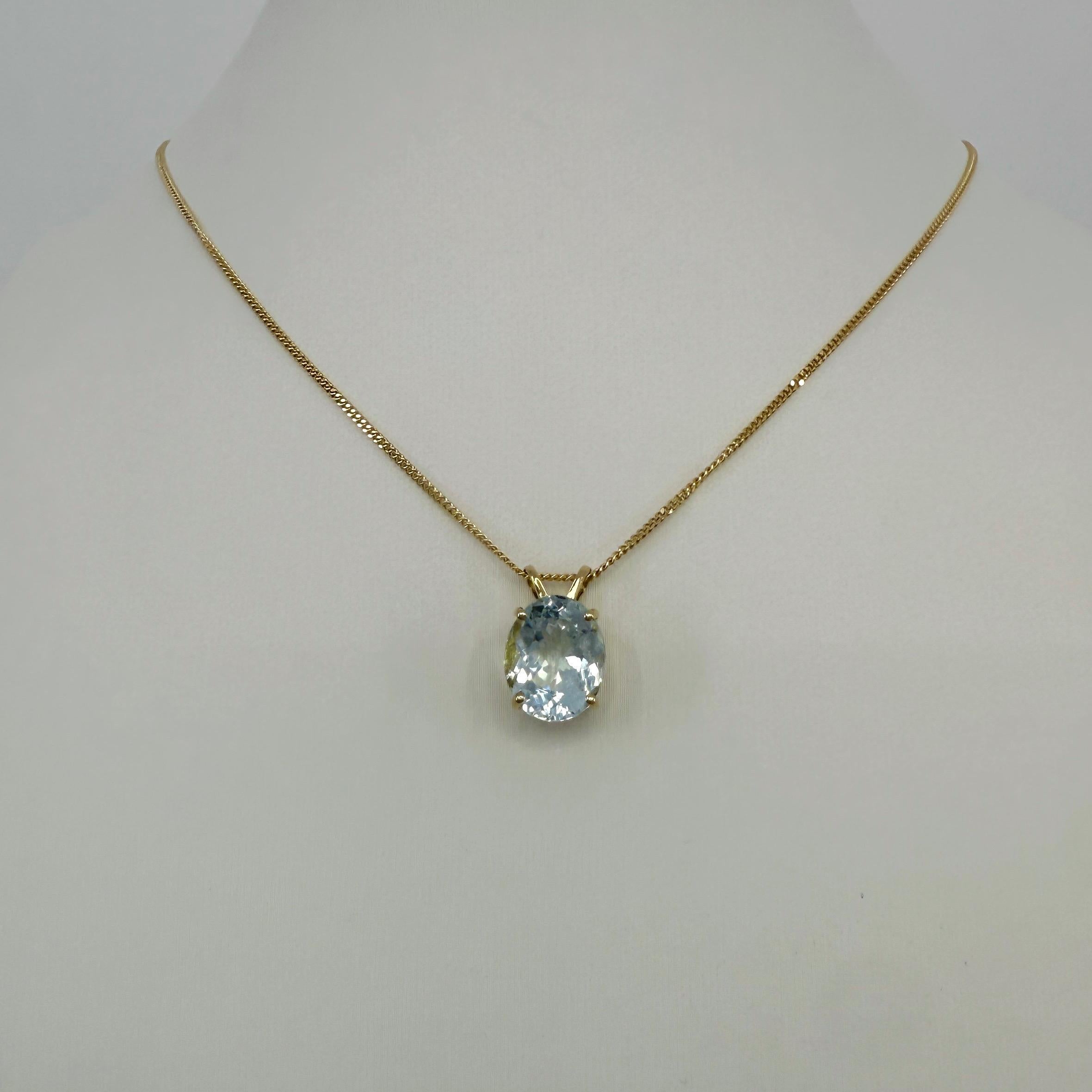Collar Colgante Solitario de Oro Amarillo de 18k con Aguamarina de Corte Oval de 3,54 ct Azul Claro en Nuevo estado para la venta en Birmingham, GB