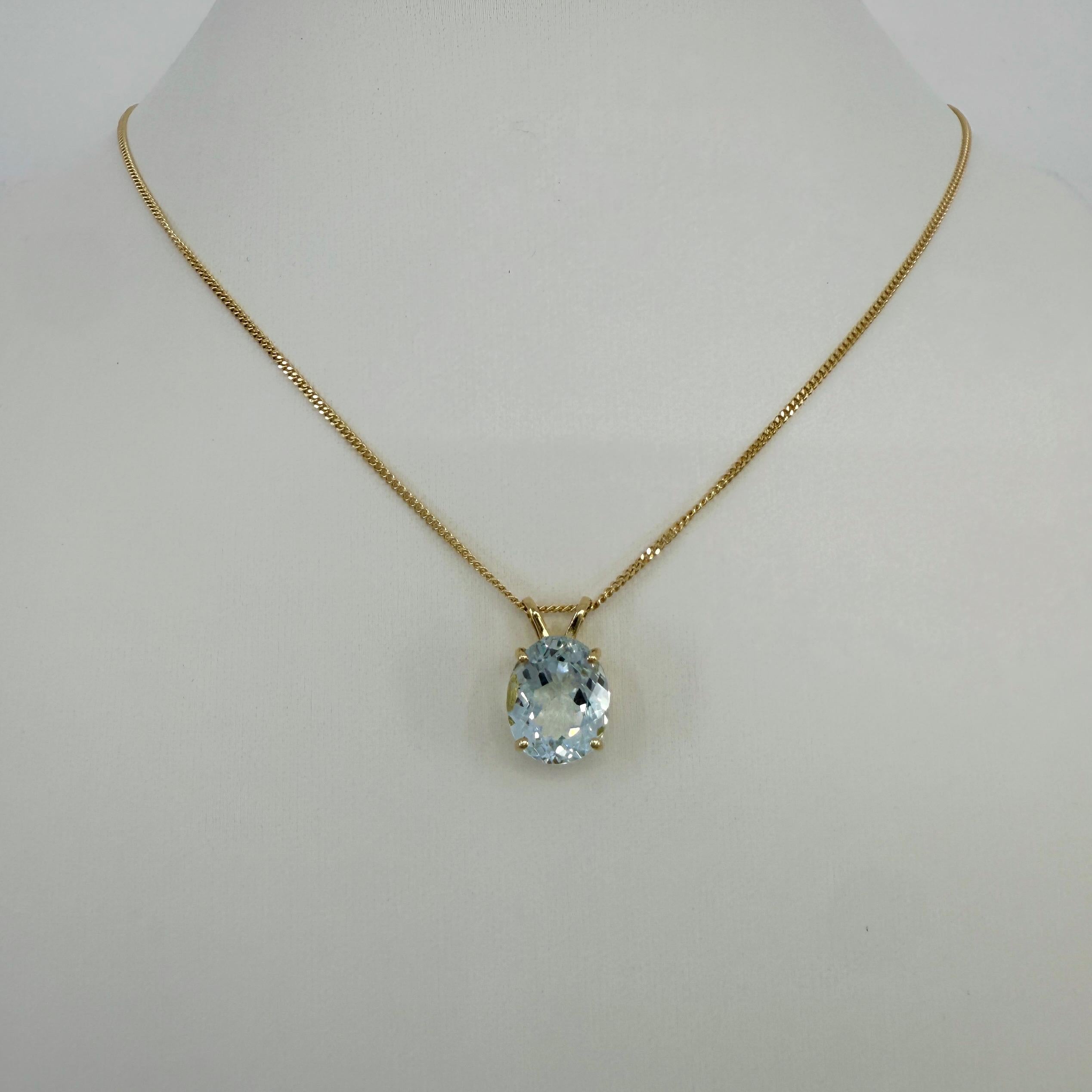 Collar Colgante Solitario de Oro Amarillo de 18k con Aguamarina de Corte Oval de 3,54 ct Azul Claro en venta 3