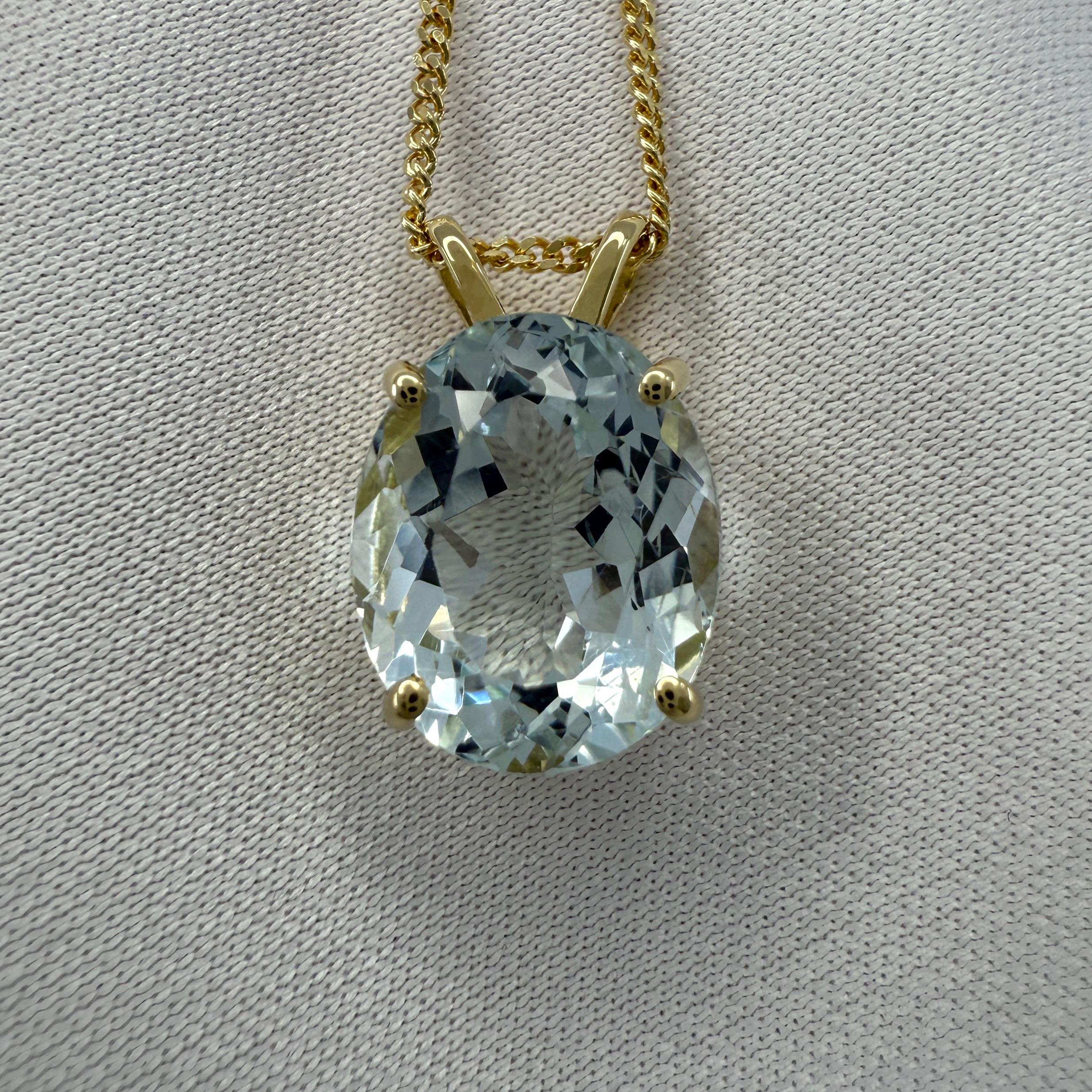 Collar Colgante Solitario de Oro Amarillo de 18k con Aguamarina de Corte Oval de 3,54 ct Azul Claro en venta 4