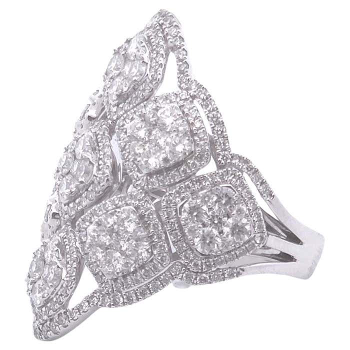 Normal Stylish Rings 3.54ct Round Diamond Fashion Ring in 18k WG For Sale at 1stDibs
