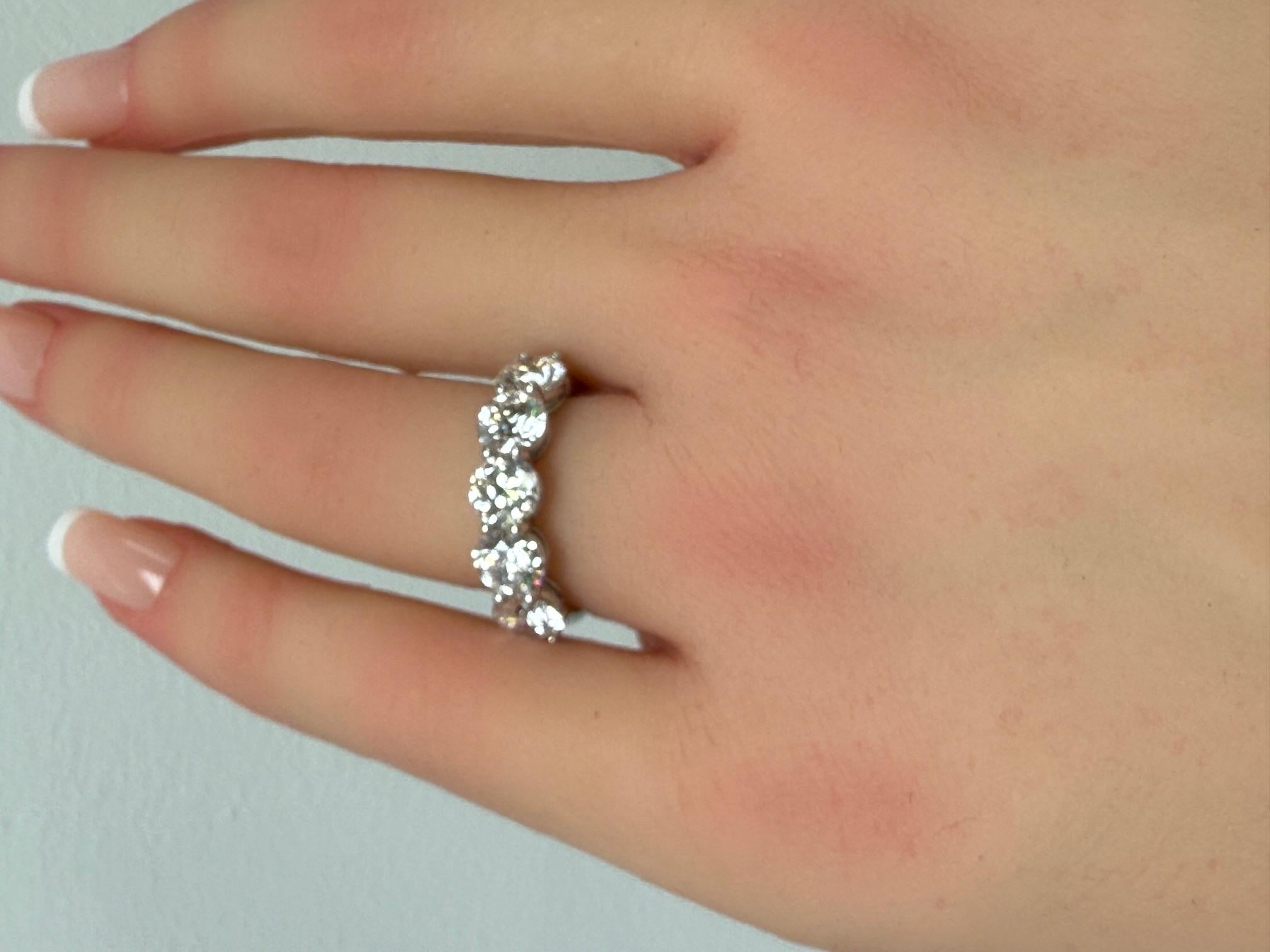 3.54ctw. Bandeau en platine avec diamants ronds et brillants certifiés GIA en vente 6