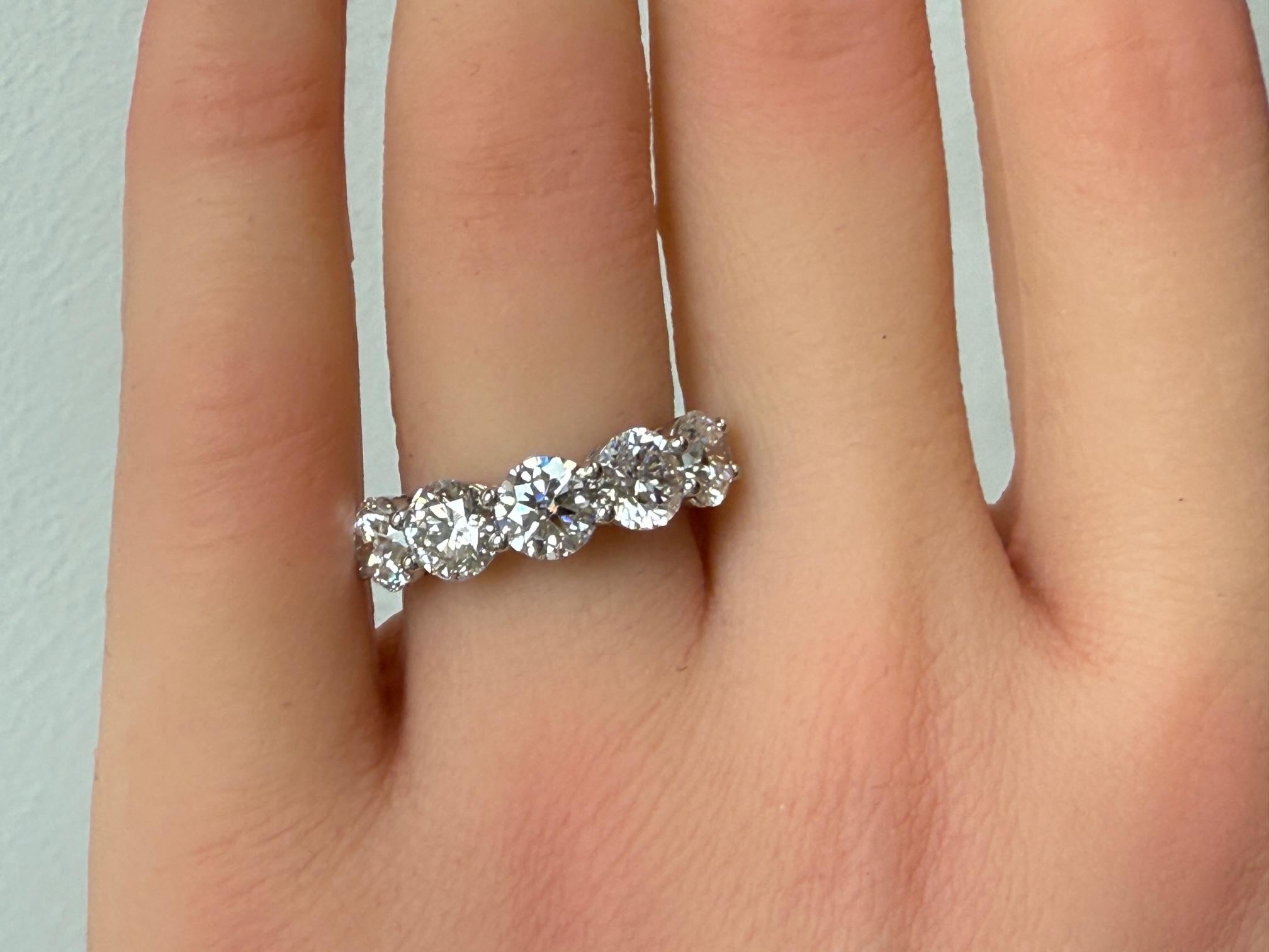 3.54ctw. Bandeau en platine avec diamants ronds et brillants certifiés GIA en vente 7