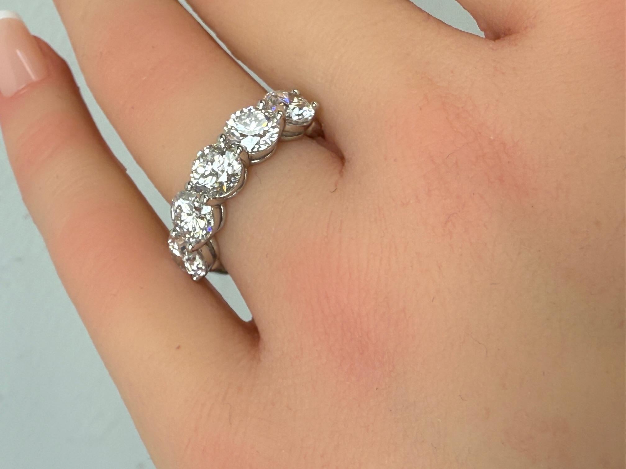 3.54ctw. Bandeau en platine avec diamants ronds et brillants certifiés GIA en vente 4