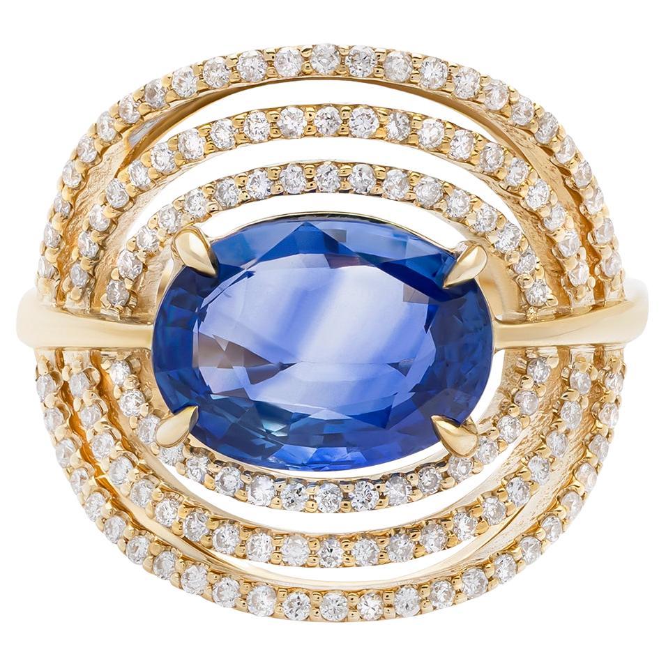 Bague en or jaune 14K avec saphir bleu de 3,55 carats et diamant de 0,63 carat en vente