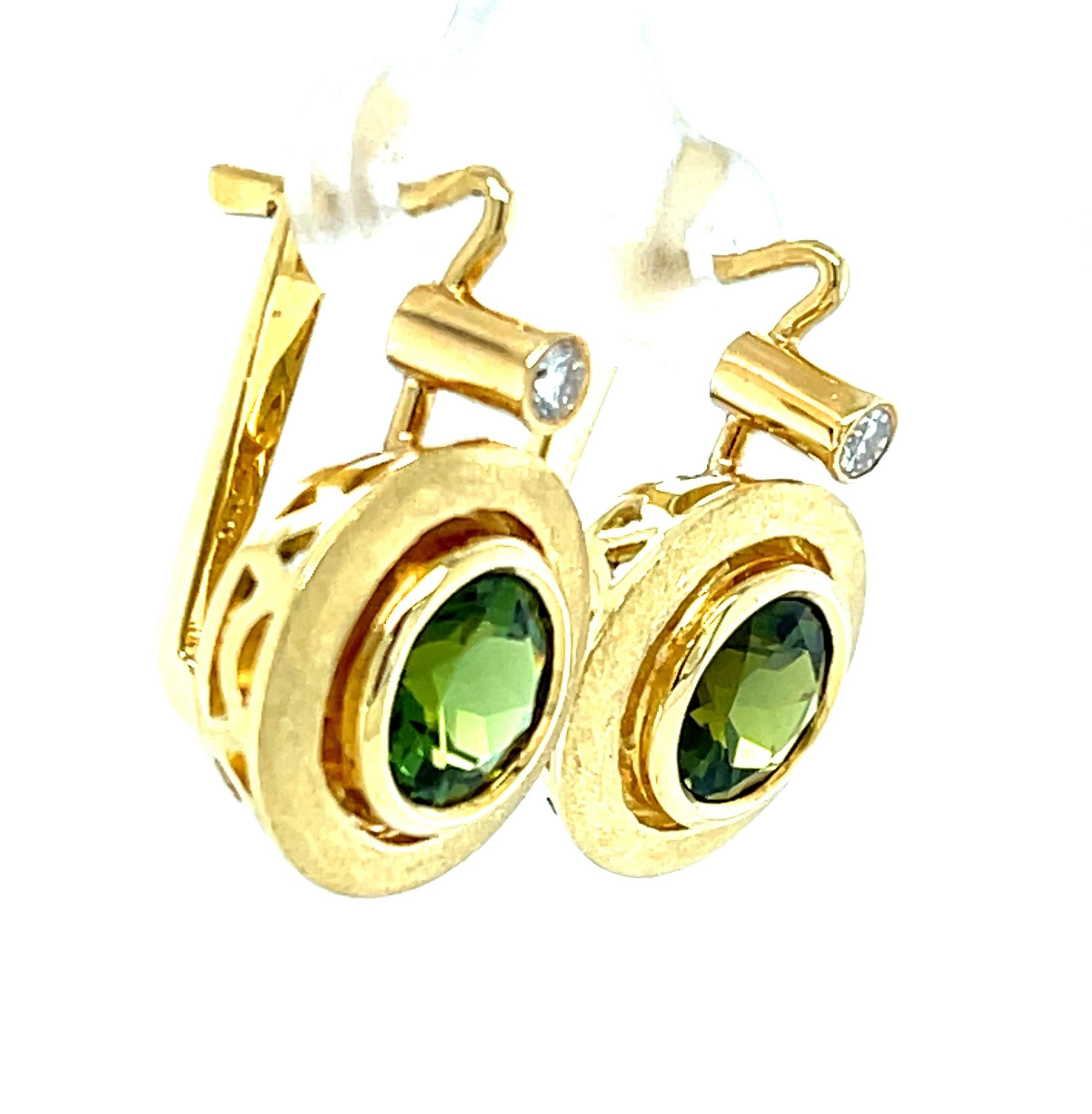 Round Cut 3.55 Carat Total Green Tourmaline and Diamond Drop Earrings in Yellow Gold For Sale