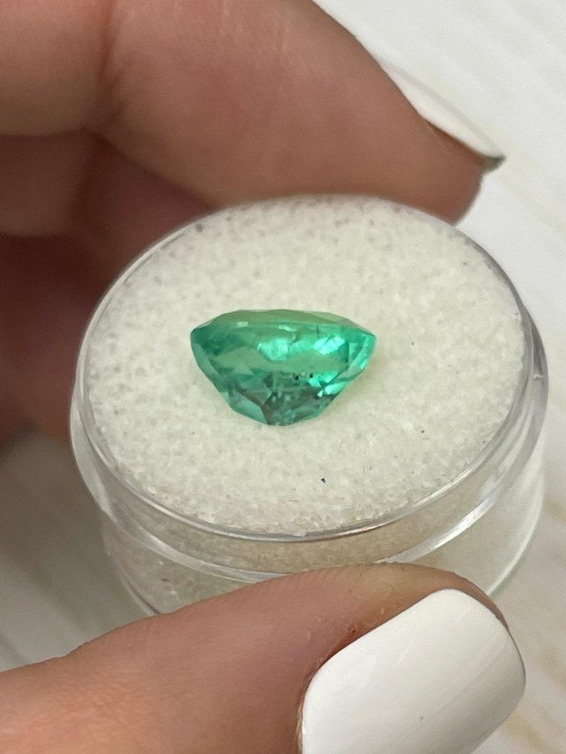 3,55 Karat hellbläulich grüner kolumbianischer Smaragd im Ovalschliff - Mai-Geburtsstein Edelstein im Angebot 2