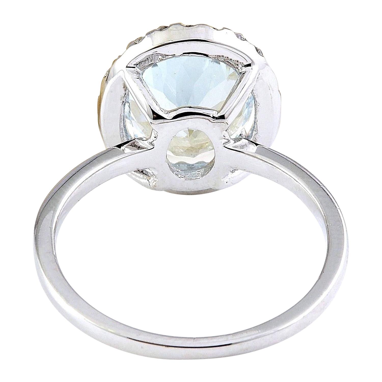 Taille ovale 3.55 Carat Natural Aquamarine 14 Karat Solid White Gold Diamond Ring en vente