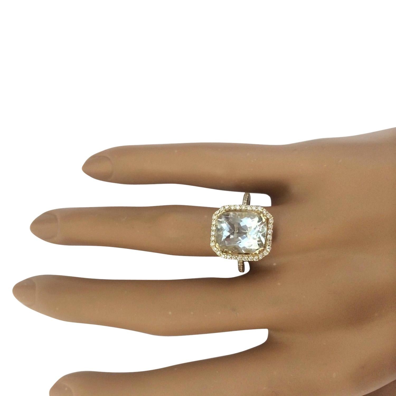 Women's 3.55 Carat Natural Aquamarine 14 Karat Solid Yellow Gold Diamond Ring For Sale