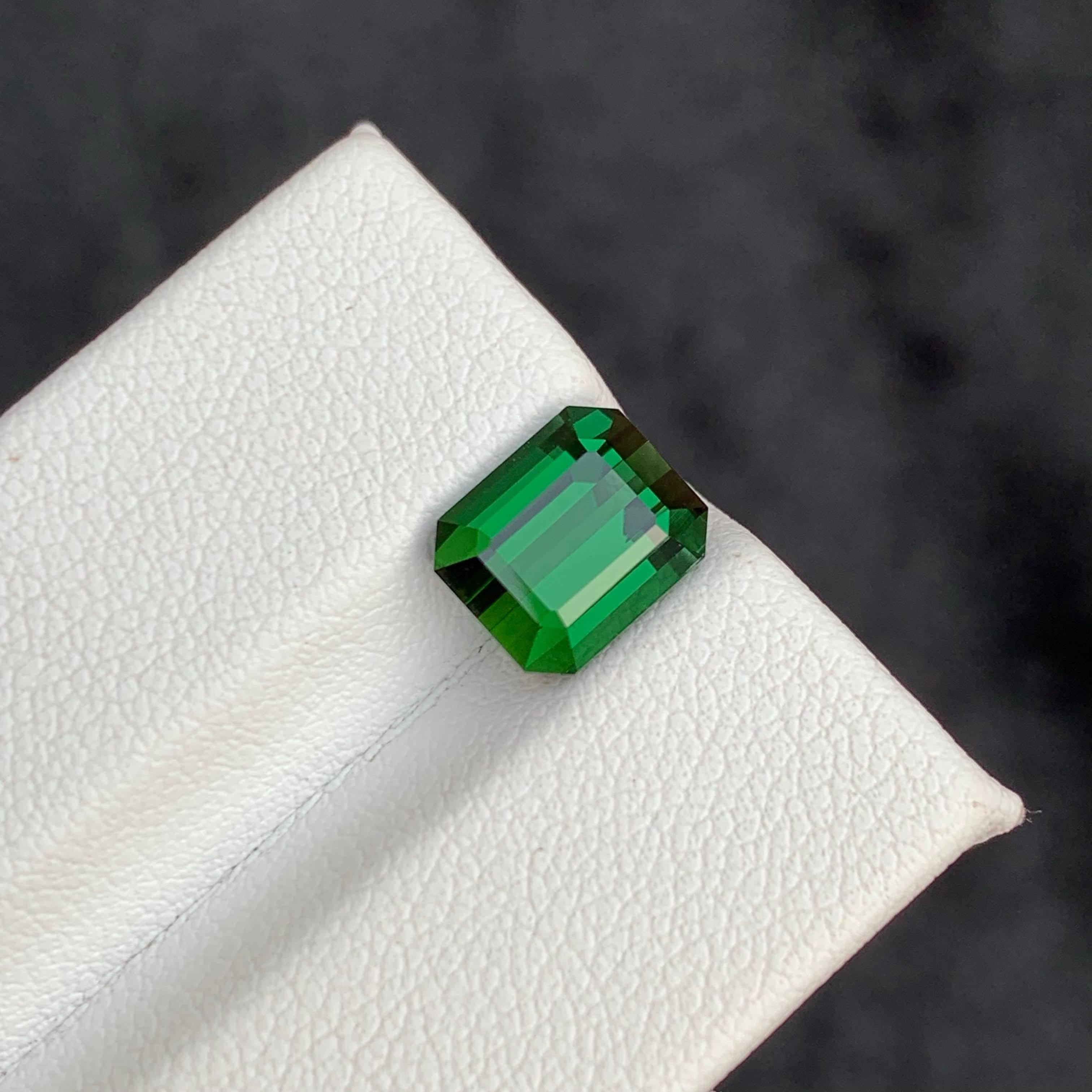 Taille émeraude 3.55 Carat Natural Loose Green Tourmaline Stone Emerald Cut Afghan Gemstone (pierre précieuse afghane) en vente