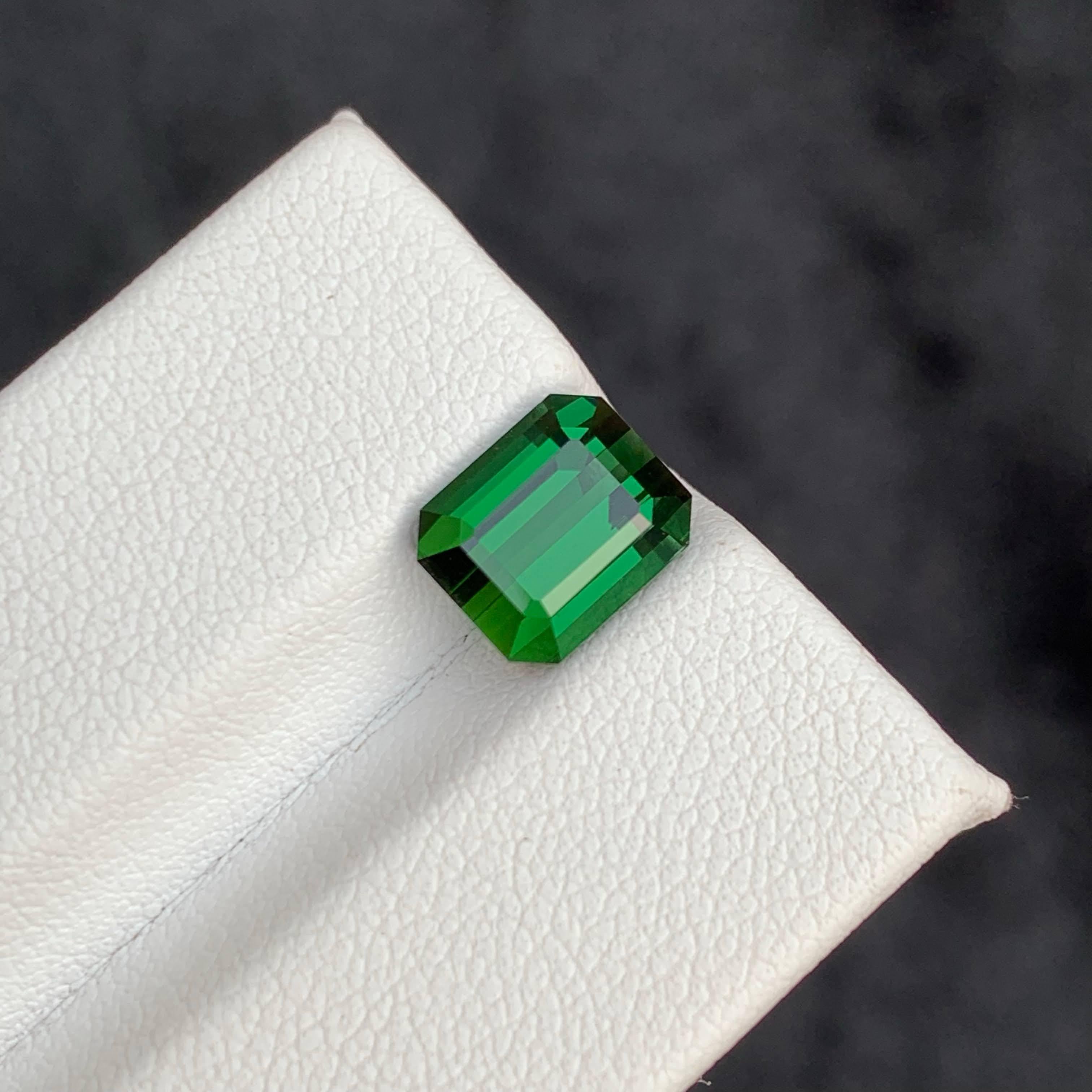3.55 Carat Natural Loose Green Tourmaline Stone Emerald Cut Afghan Gemstone (pierre précieuse afghane) en vente 2