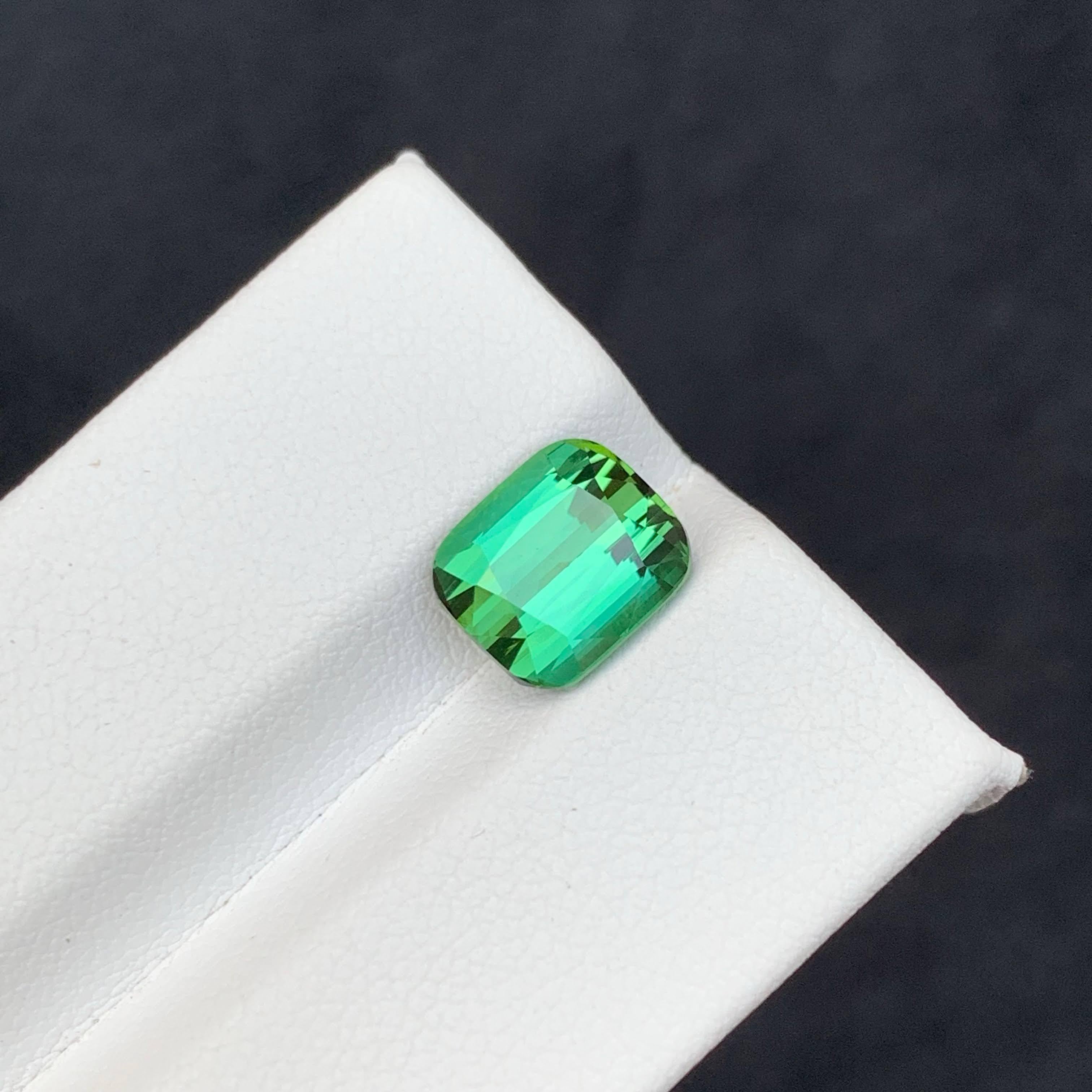 da uomo o donna 3.55 Carat Natural Loose Greenish Blue Tourmaline Cushion Cut Afghan Gemstone in vendita