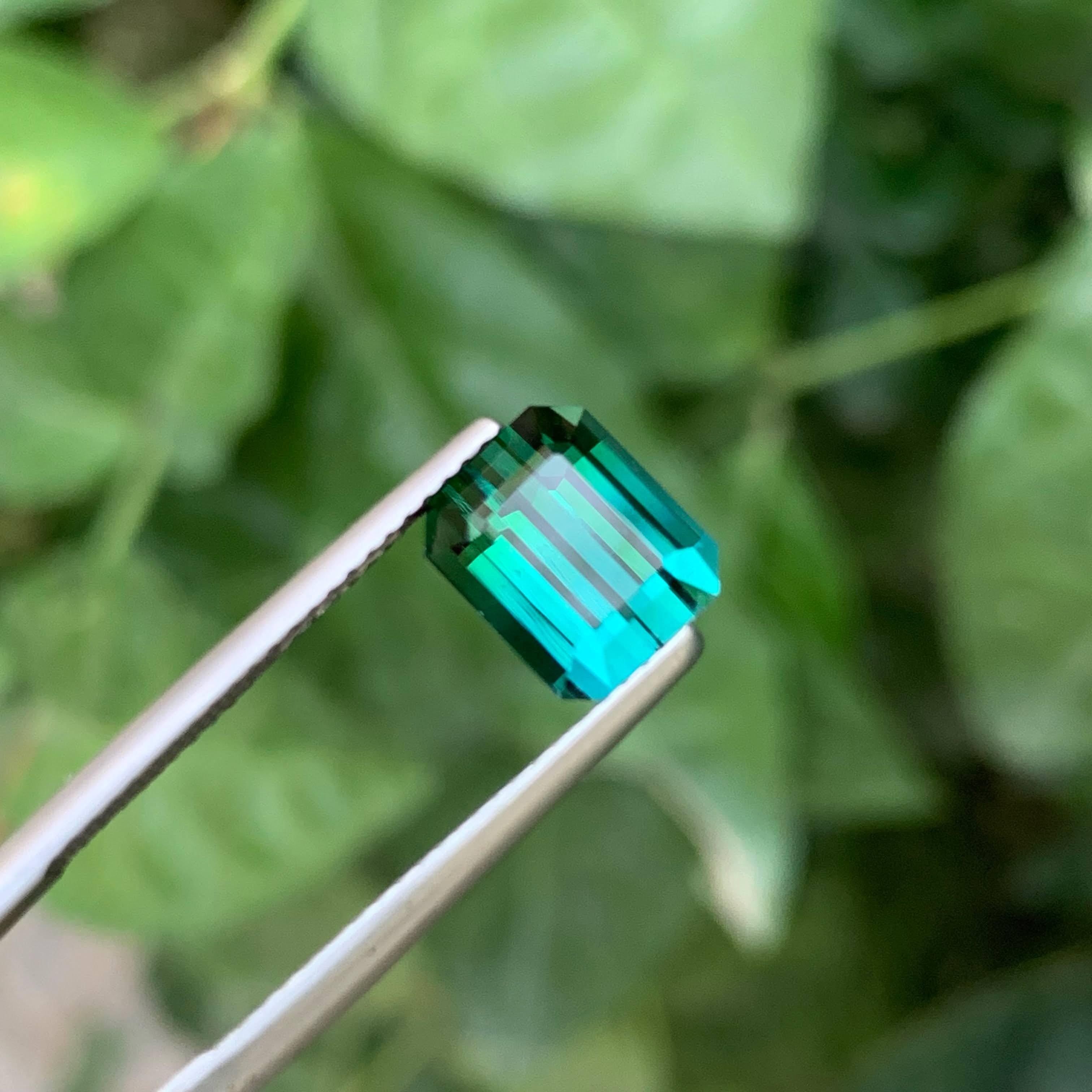 Moderne 3.55 Carat Natural Loose Greenish Blue Tourmaline Emerald Cut Afghan Gemstone (Tourmaline bleue verdâtre en vrac, taille émeraude) en vente