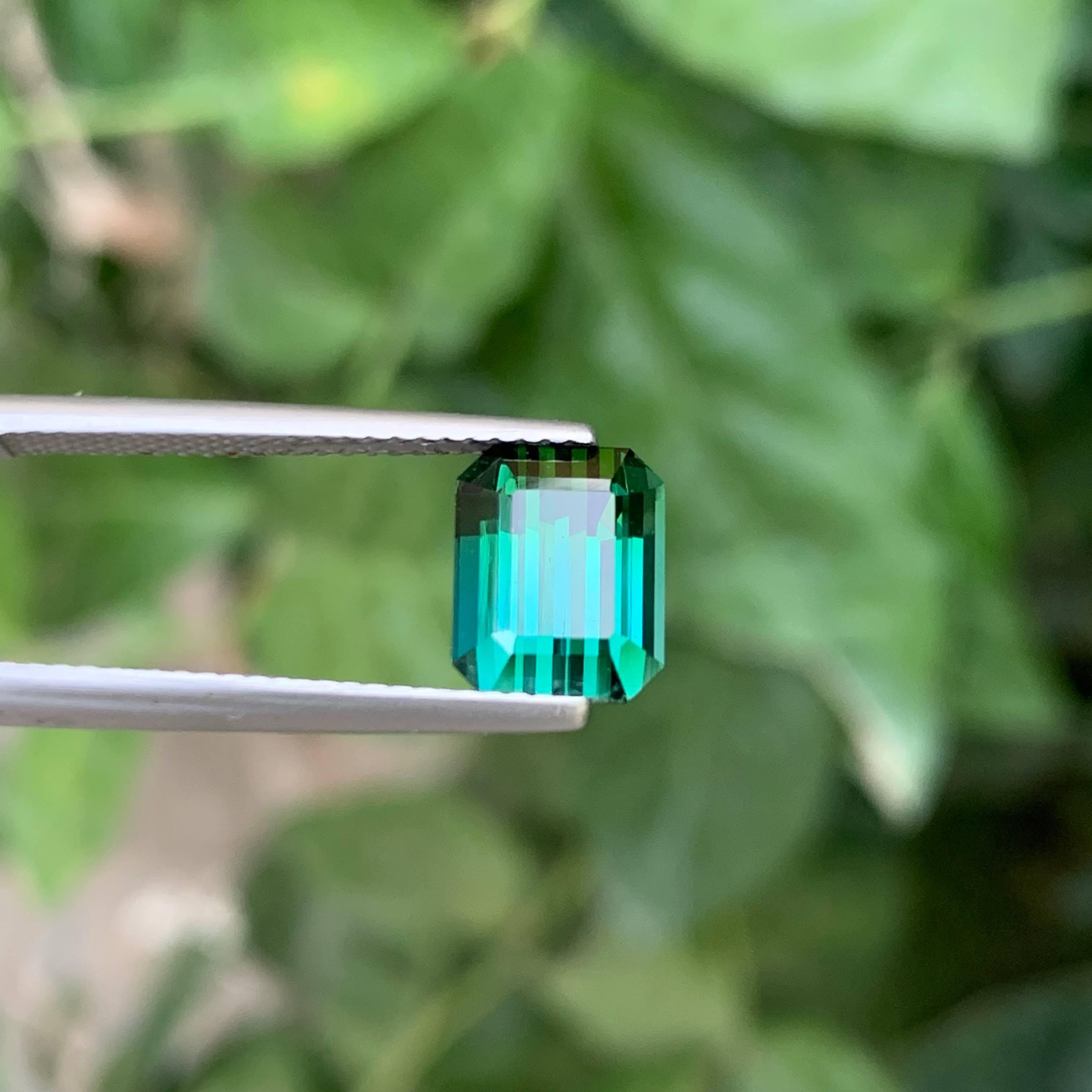 3.55 Carat Natural Loose Greenish Blue Tourmaline Emerald Cut Afghan Gemstone (Tourmaline bleue verdâtre en vrac, taille émeraude) Unisexe en vente