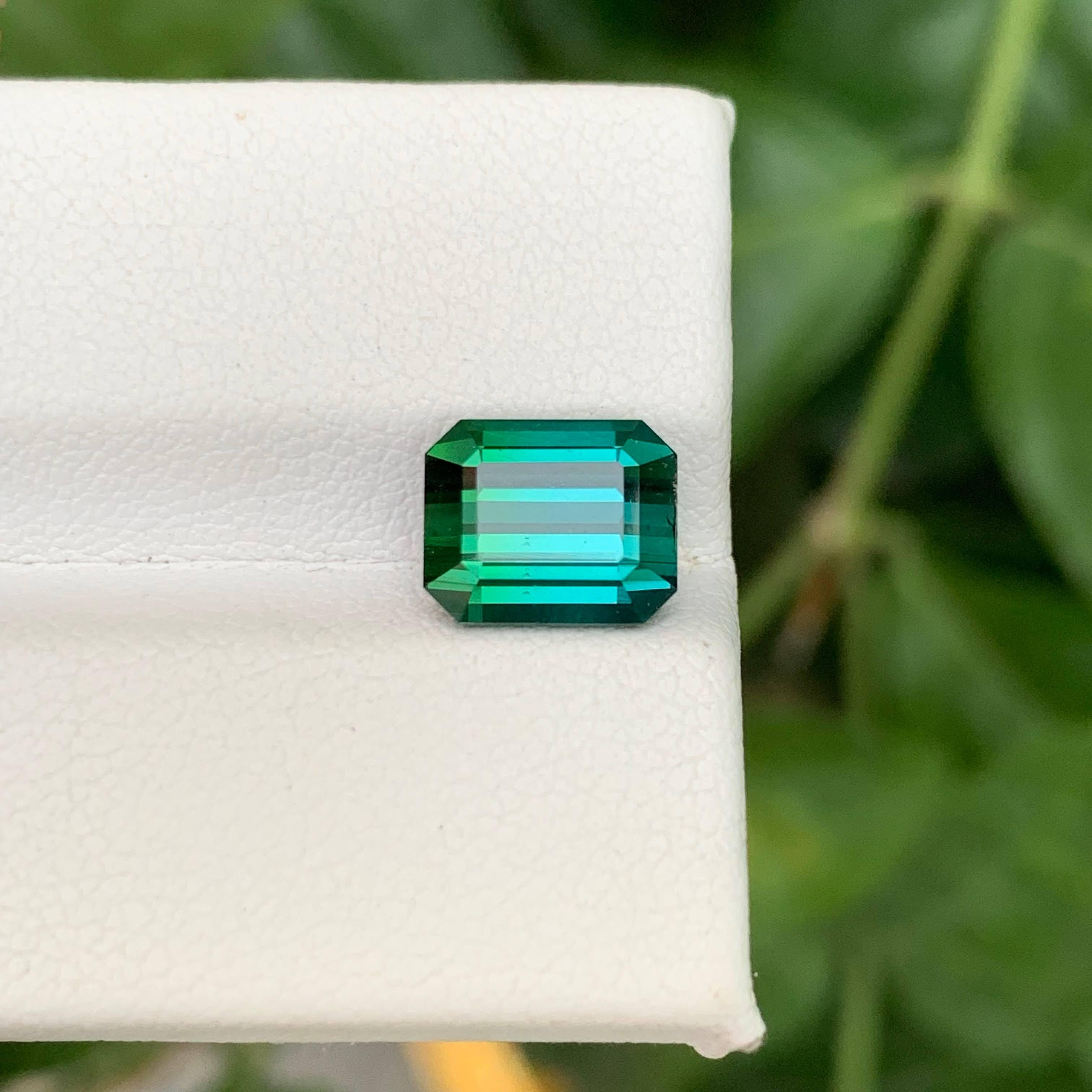 3.55 Carat Natural Loose Greenish Blue Tourmaline Emerald Cut Afghan Gemstone (Tourmaline bleue verdâtre en vrac, taille émeraude) en vente 2