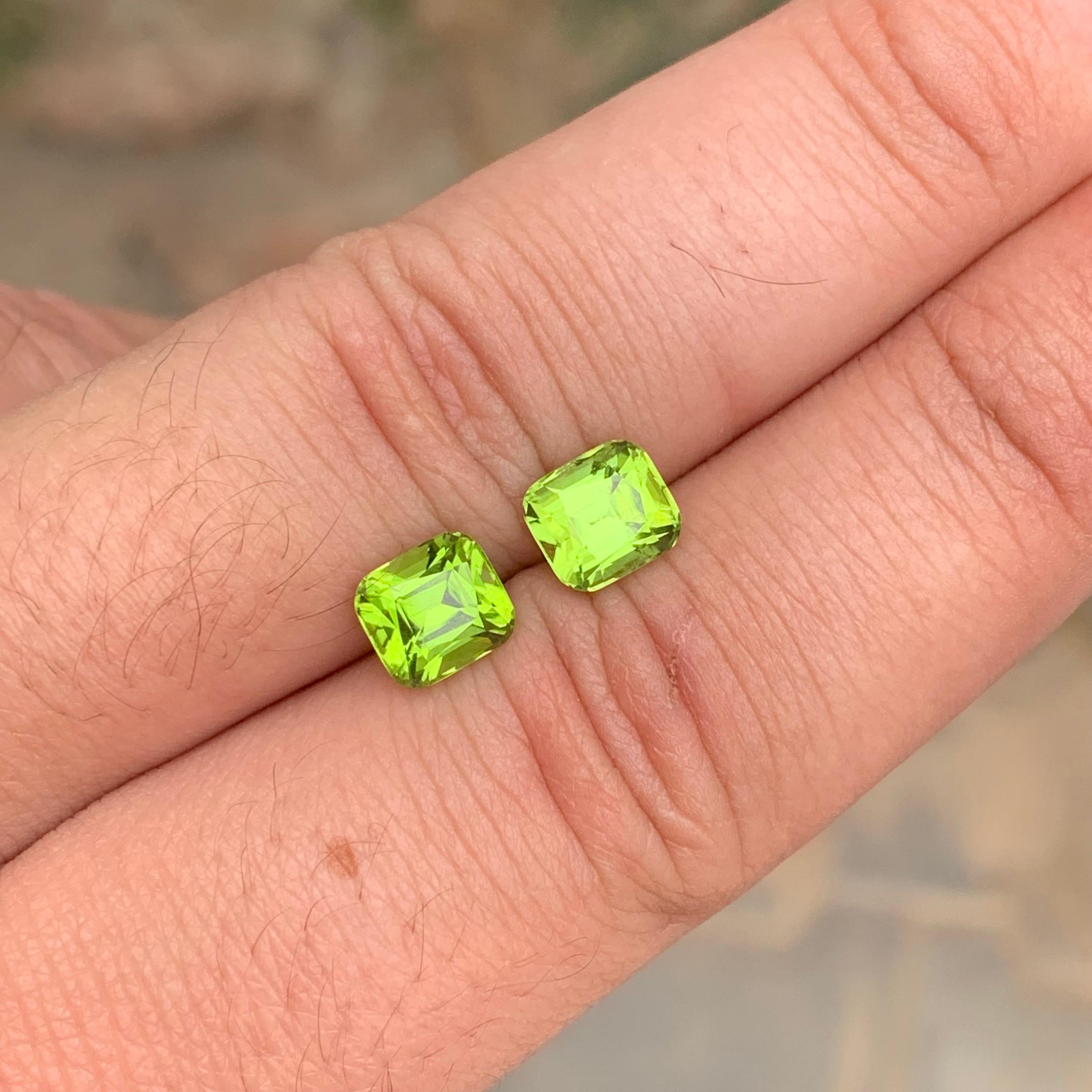 3.55 Carat Natural Loose Peridot Matching Pair en vente 2