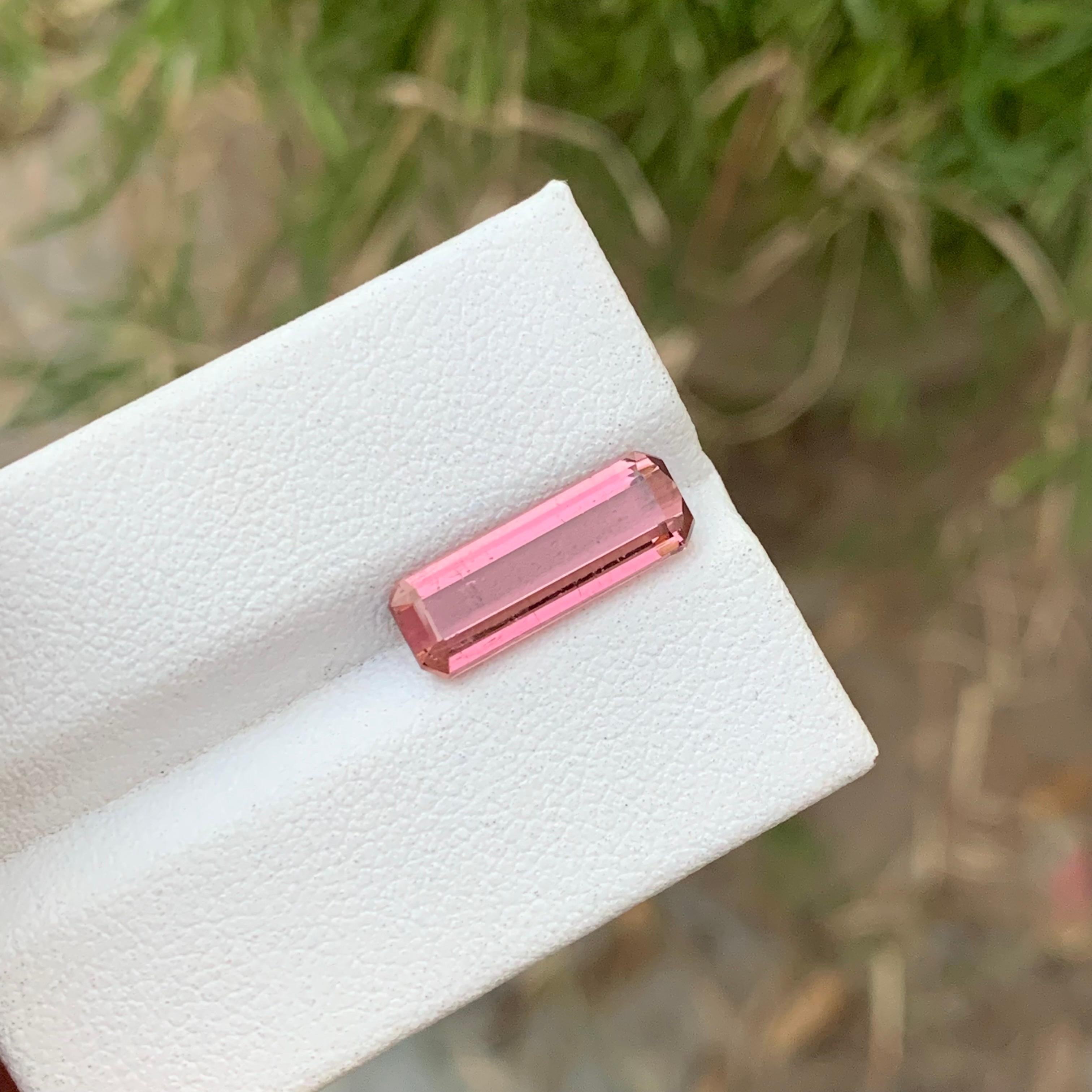 3.55 Carat Natural Loose Pink Tourmaline Emerald Shape Gem For Jewellery Making  For Sale 7