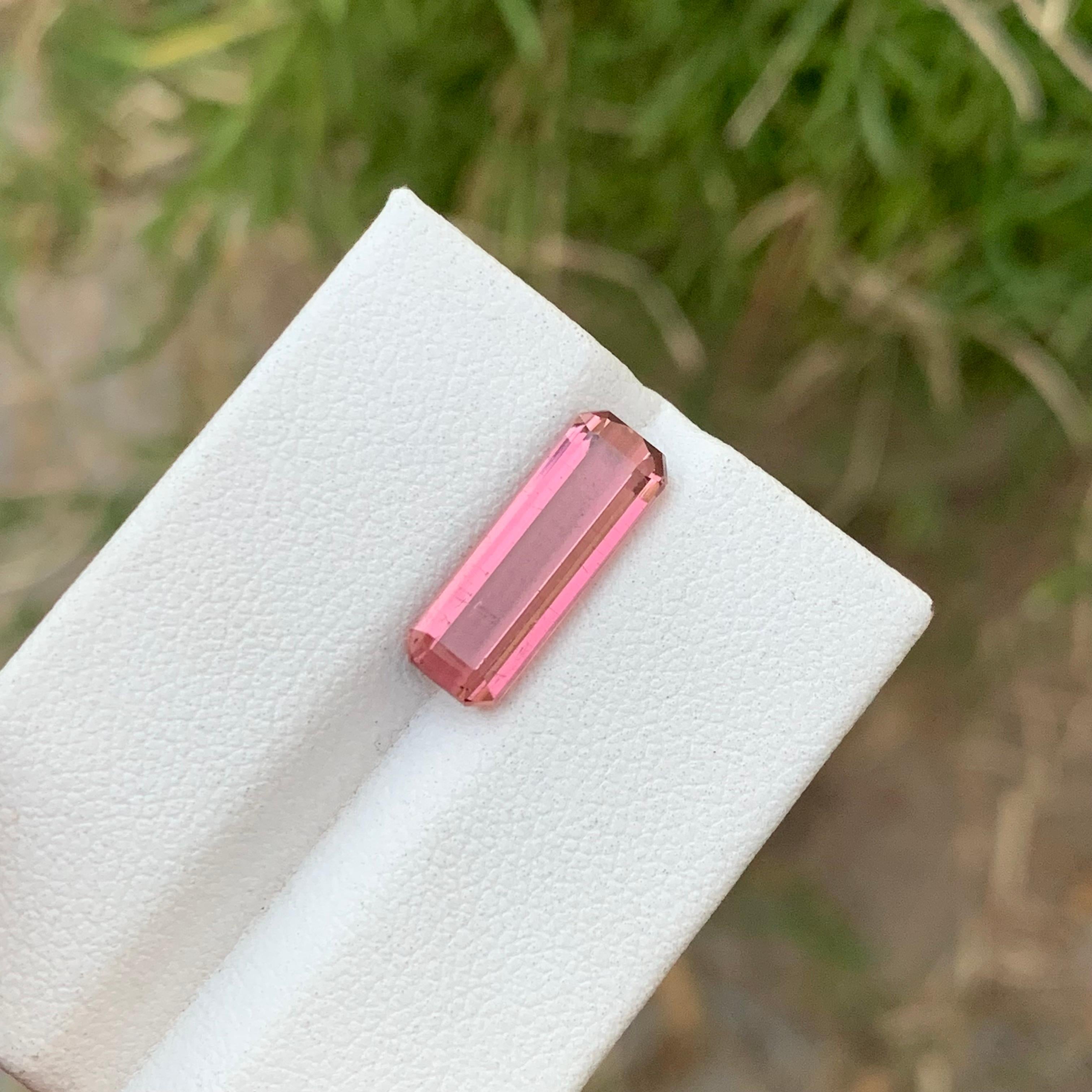 3.55 Carat Natural Loose Pink Tourmaline Emerald Shape Gem For Jewellery Making  For Sale 2