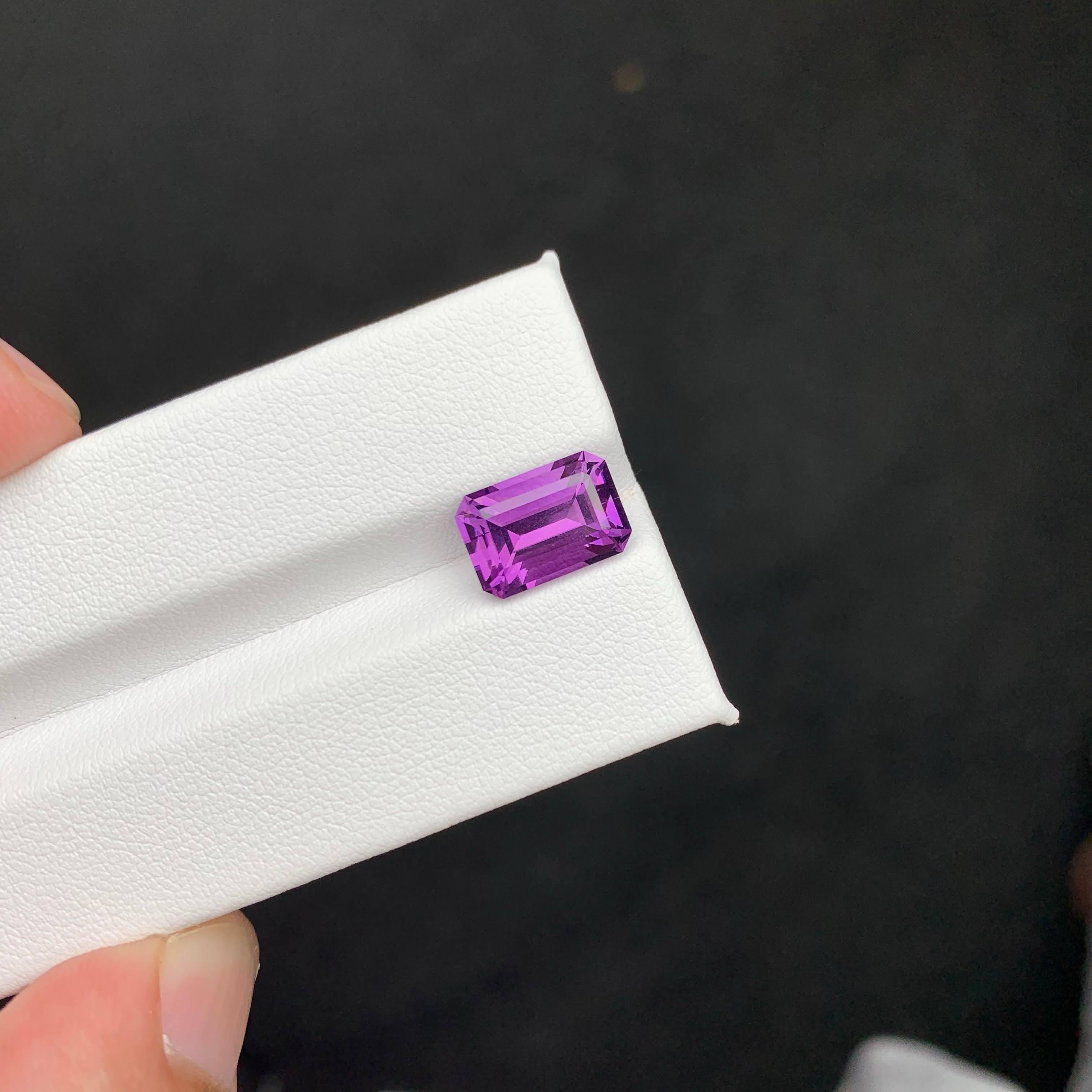 3.55 Carat Natural Loose Purple Amethyst Stone Emerald Cut Brazilian Gemstone (Améthyste violette en vrac, taille émeraude) Neuf - En vente à Bangkok, TH