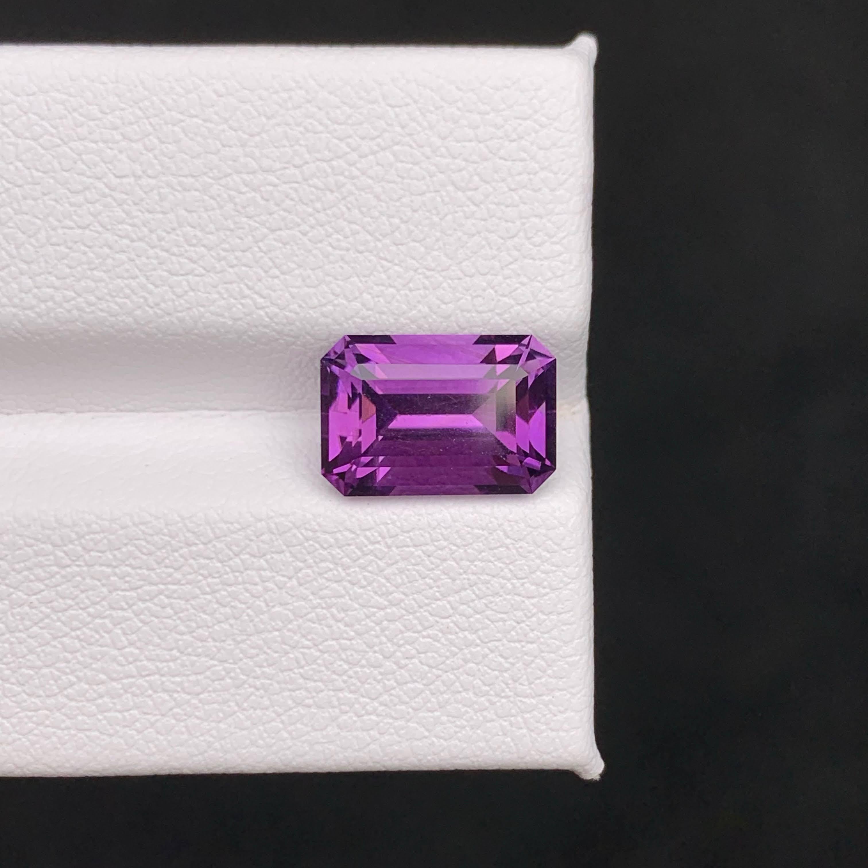 3.55 Carat Natural Loose Purple Amethyst Stone Emerald Cut Brazilian Gemstone (Améthyste violette en vrac, taille émeraude) en vente 1