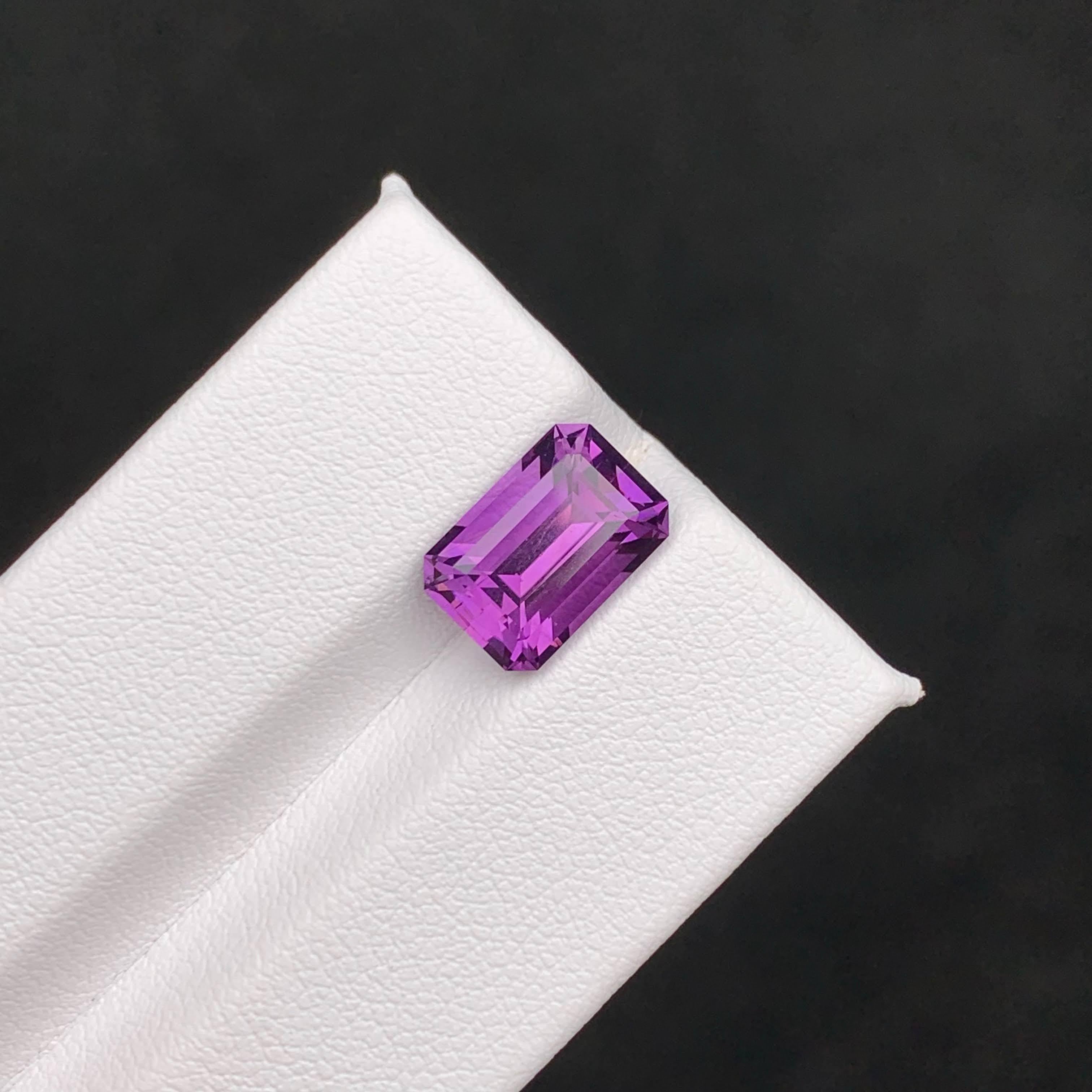 3.55 Carat Natural Loose Purple Amethyst Stone Emerald Cut Brazilian Gemstone (Améthyste violette en vrac, taille émeraude) en vente 2
