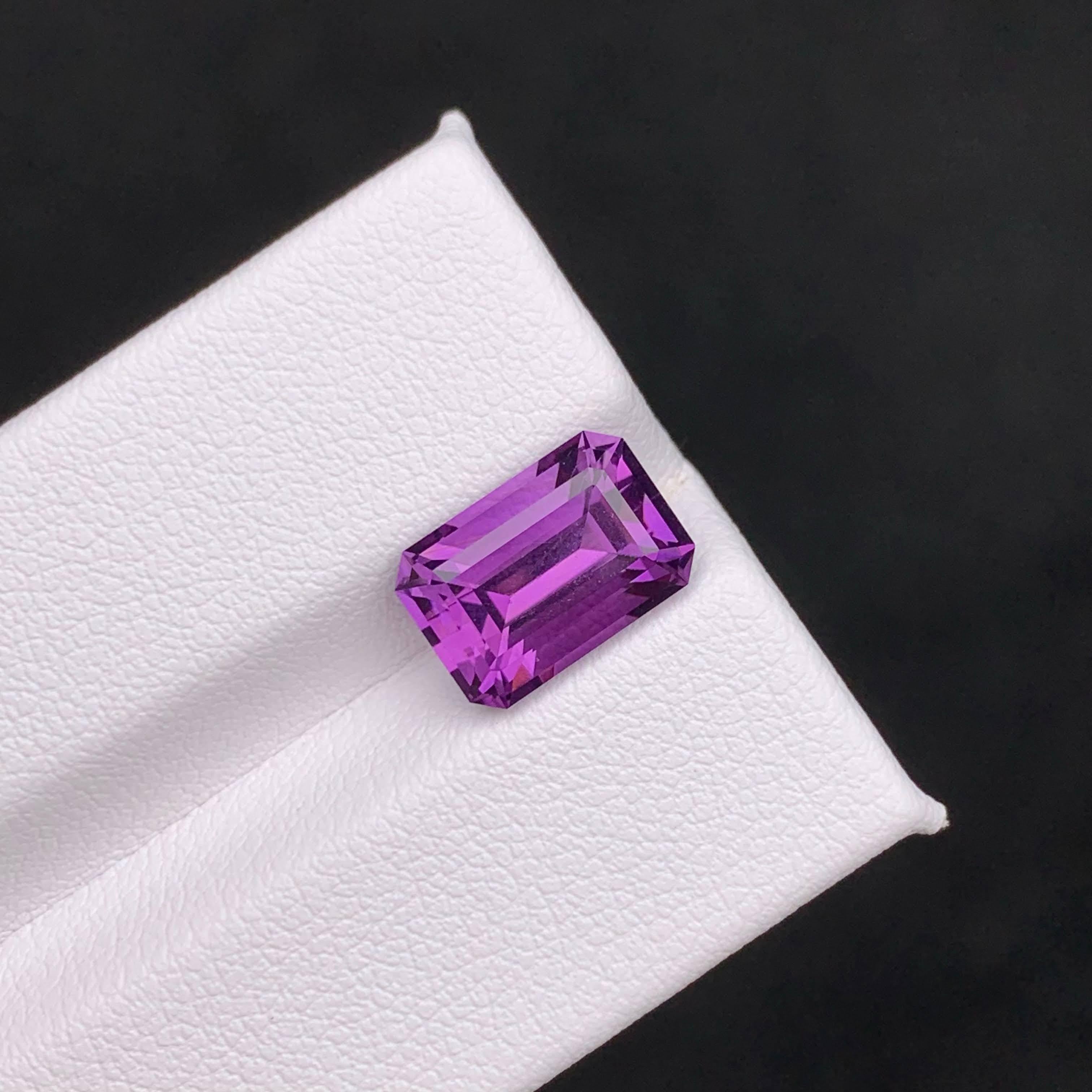 3.55 Carat Natural Loose Purple Amethyst Stone Emerald Cut Brazilian Gemstone (Améthyste violette en vrac, taille émeraude) en vente 3