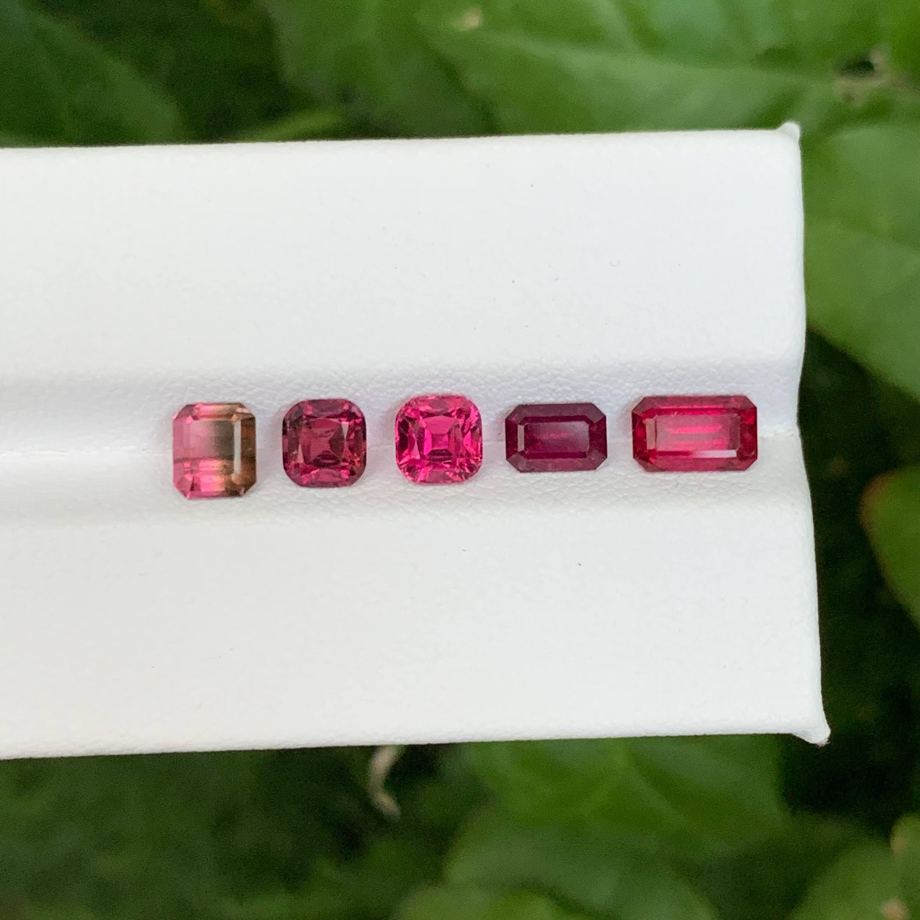 3,55 Karat Natürliche Lose Rubelit Turmalin Lot Mix Cut Afghan Edelsteine (Gemischter Schliff) im Angebot