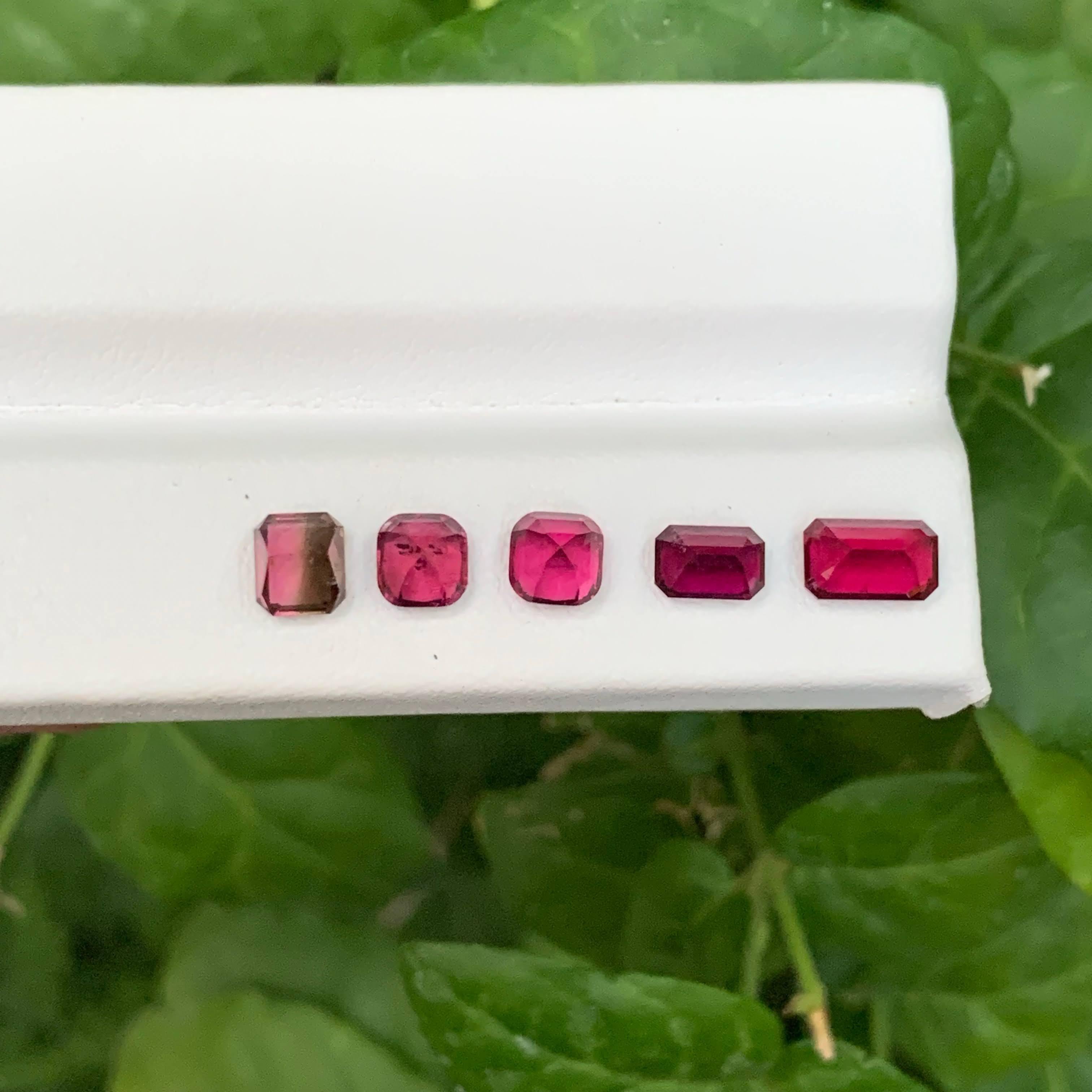3,55 Karat Natürliche Lose Rubelit Turmalin Lot Mix Cut Afghan Edelsteine für Damen oder Herren im Angebot