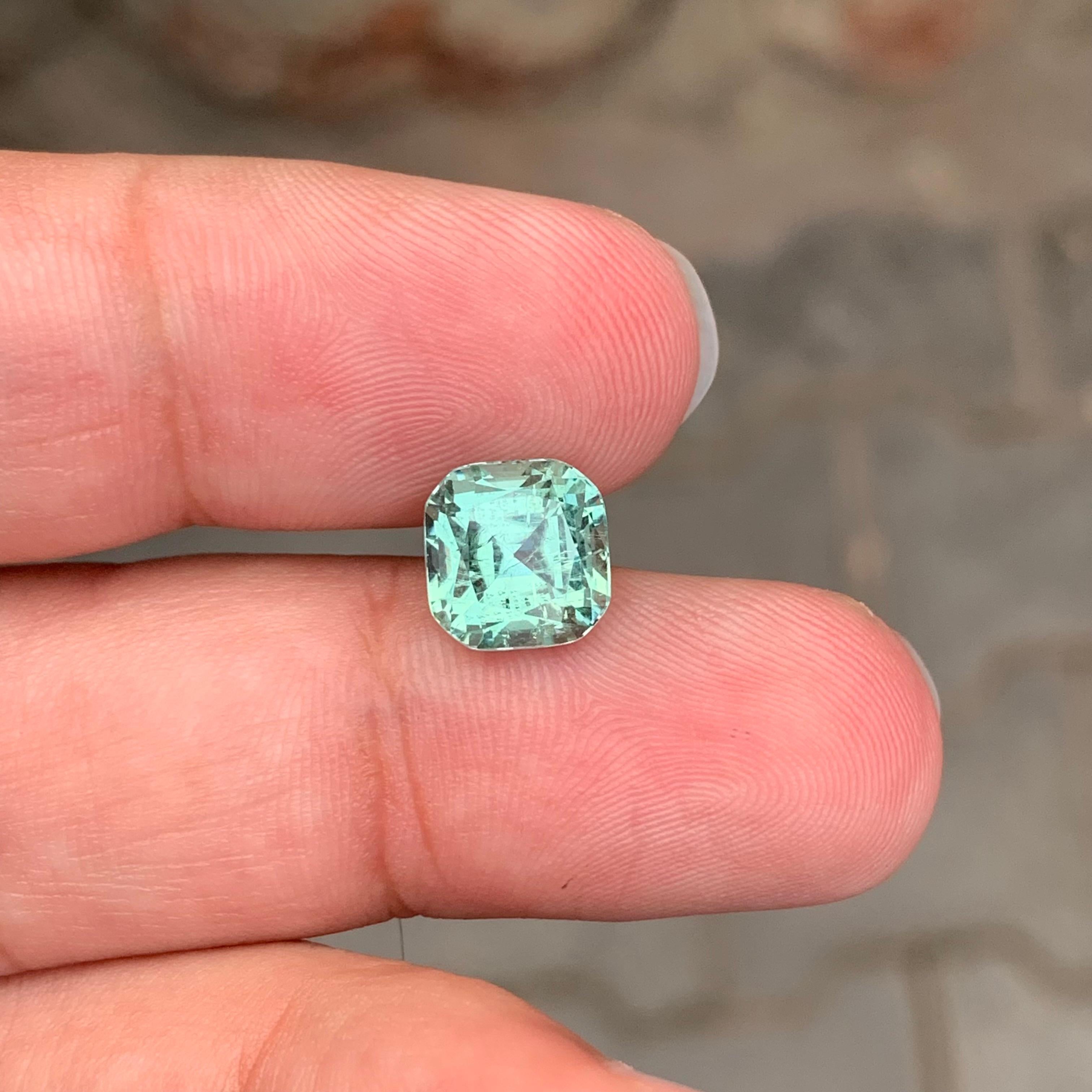3.55 Carat Natural Loose Seafoam Tourmaline Cushion Shape Gemstone (pierre précieuse en forme de coussin) Unisexe en vente