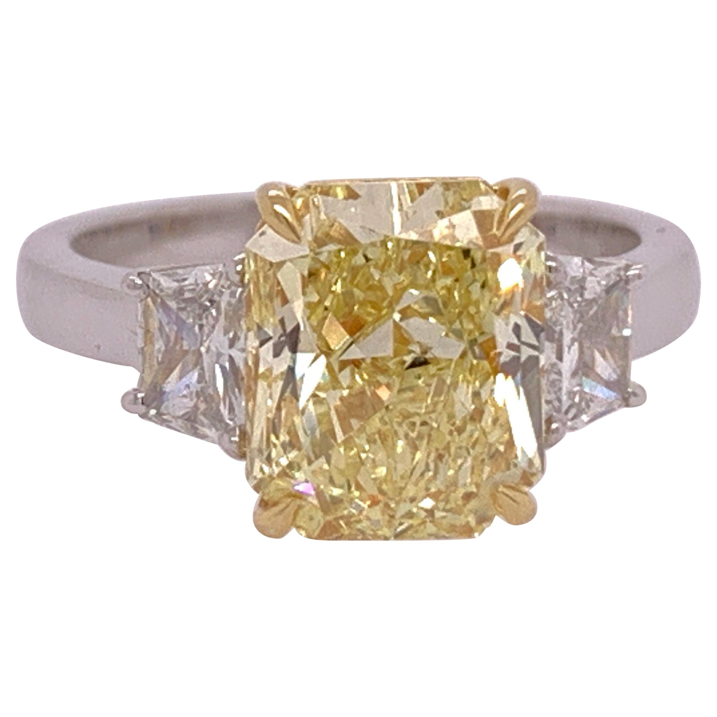 3.55 Carat Platinum Radiant Cut GIA Natural Fancy Yellow Canary Diamond Ring