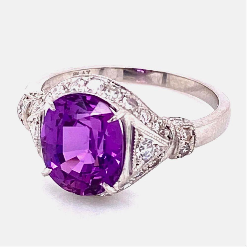 3.55 Carat Purple GIA Sapphire and Diamond Vintage Art Deco Platinum Ring For Sale 4