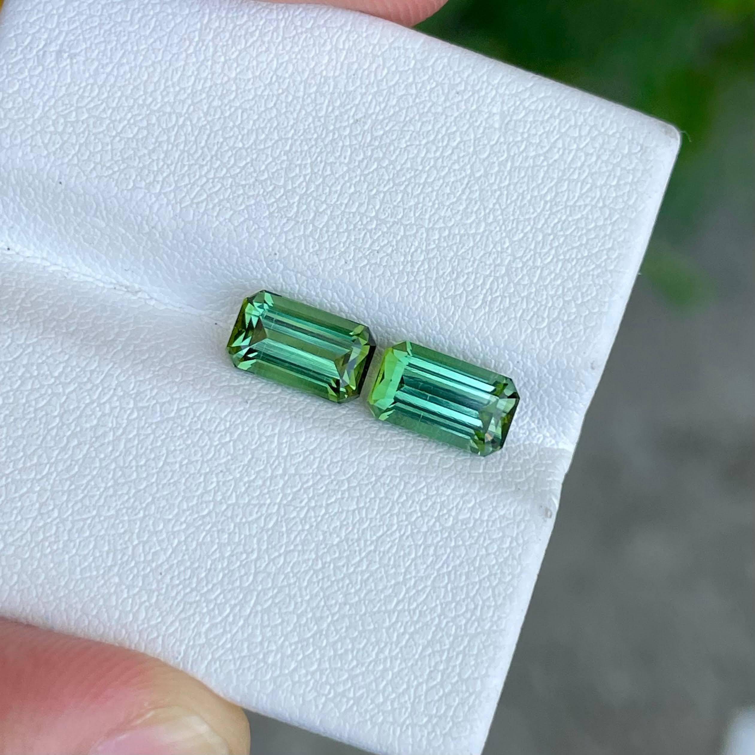 Moderne 3.55 Carats Greenish Blue Tourmaline Pair Emerald Cut Afghan Gemstones en vente
