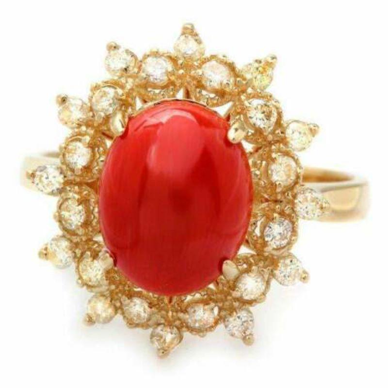 3.55 Carat Impressive Coral and Diamond 14 Karat Yellow Gold Ring In New Condition For Sale In Los Angeles, CA
