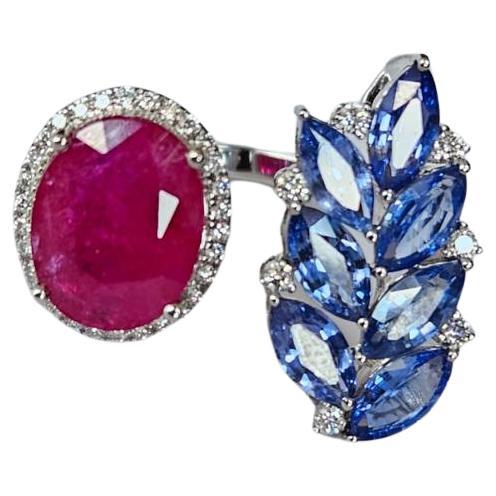 Bague de fiançailles de 3,55 carats, rubis naturel du Mozambique, saphirs bleus et diamants en vente