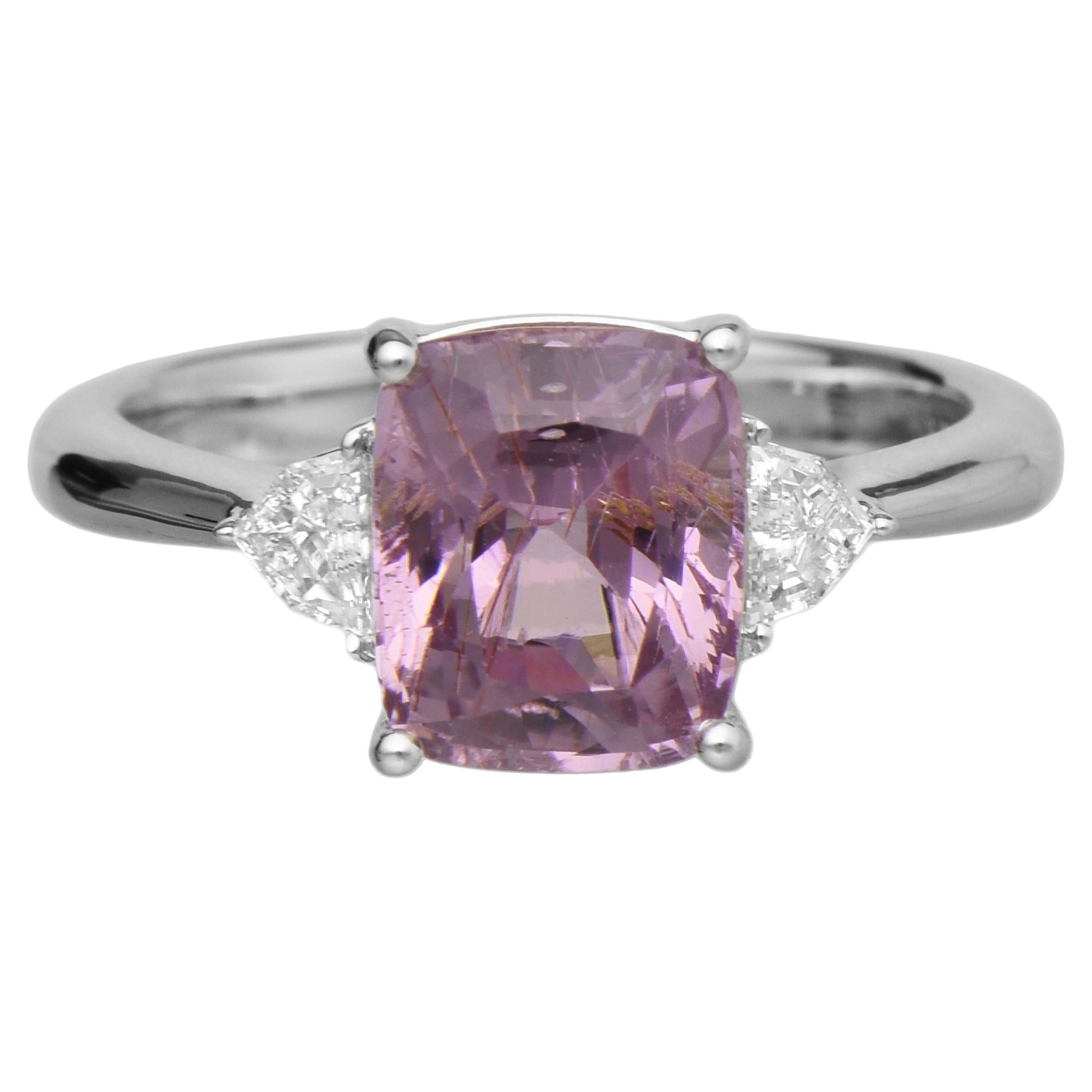 3.55 Carats Sapphire and White Diamond White Gold Ring