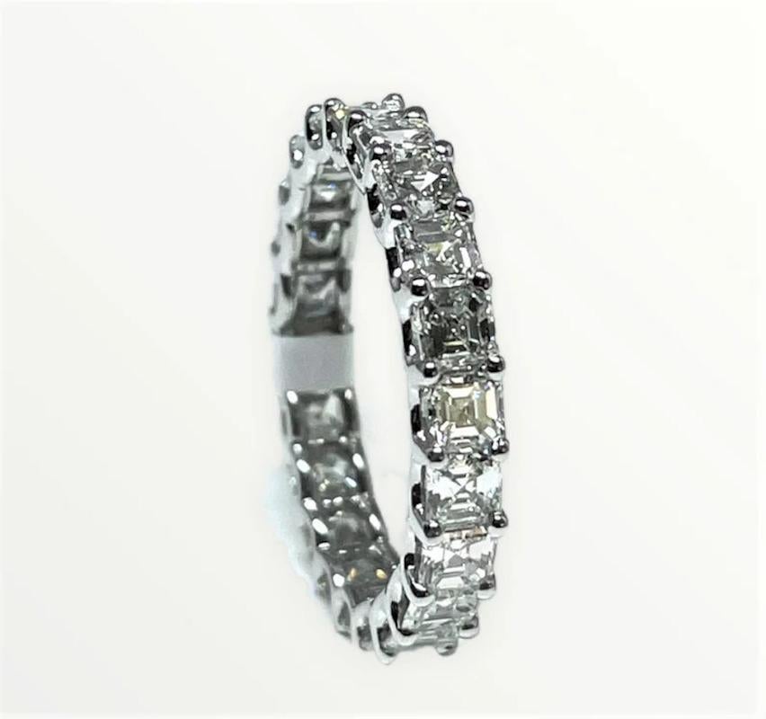 3.55 Ct Asscher Cut Diamond Eternity Band In New Condition For Sale In Chicago, IL