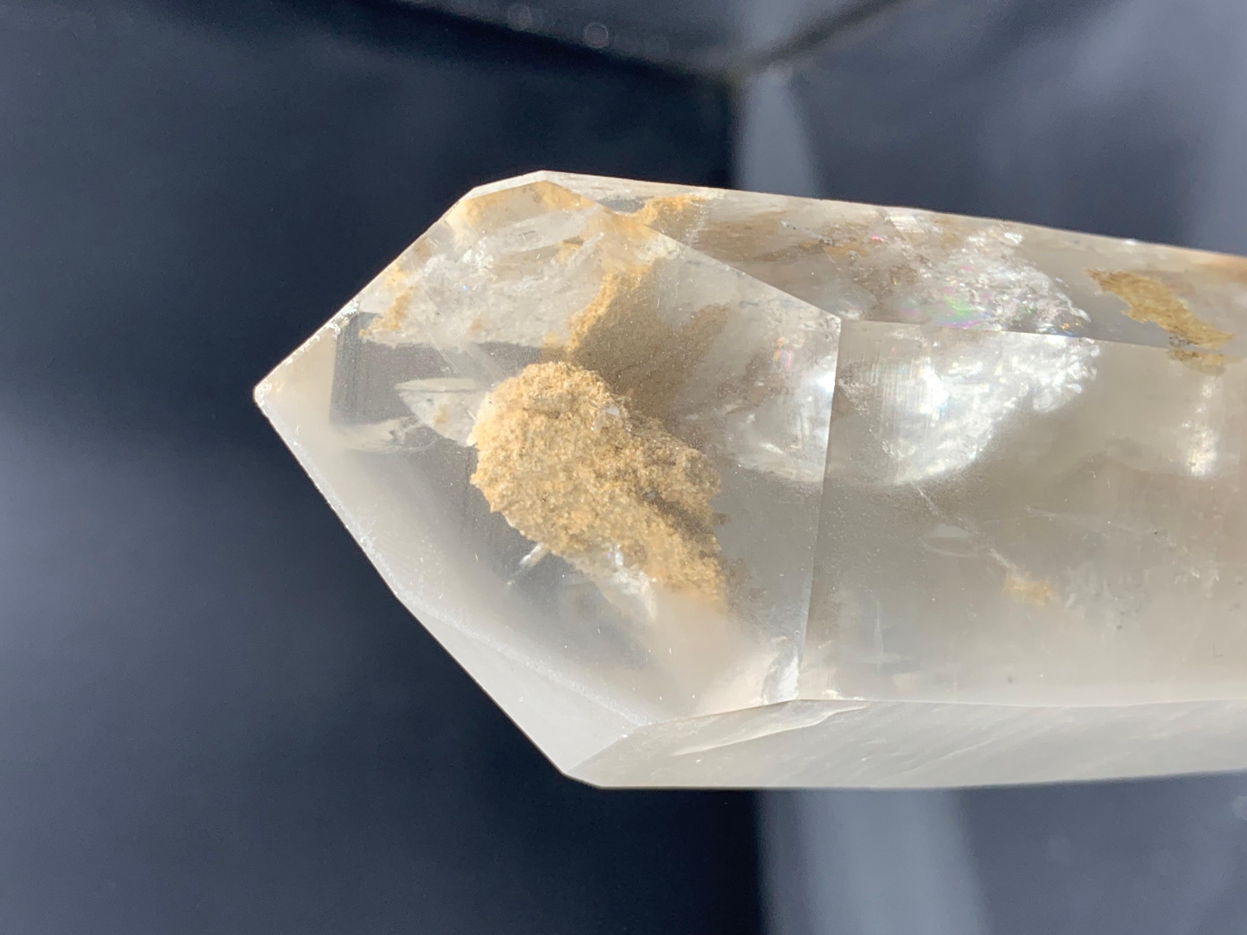 355.33 Gram Lovely Fantom Quartz Aggregate With Silvery White Inclusion In Good Condition For Sale In Peshawar, PK