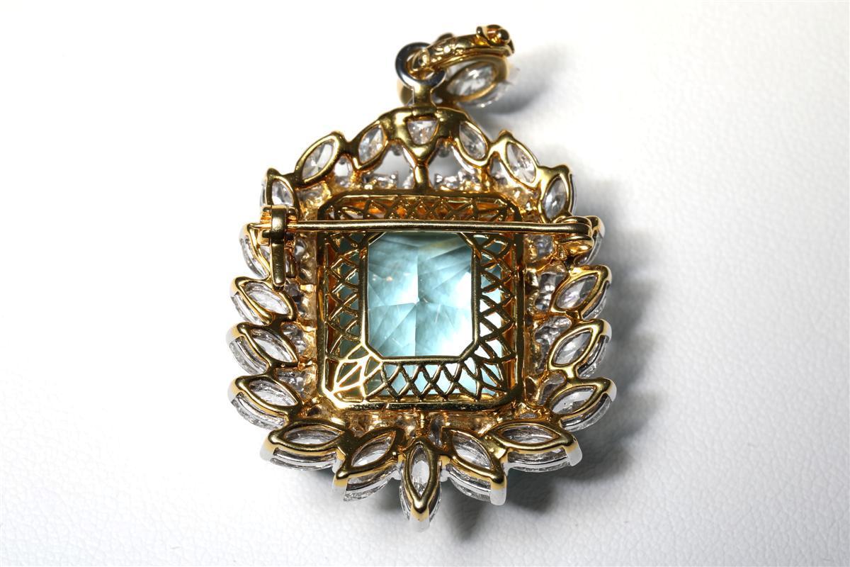 Modern 35.54 Carat Aquamarin 7.39 Carat Diamond Pendant, Brooch 18k Gold For Sale