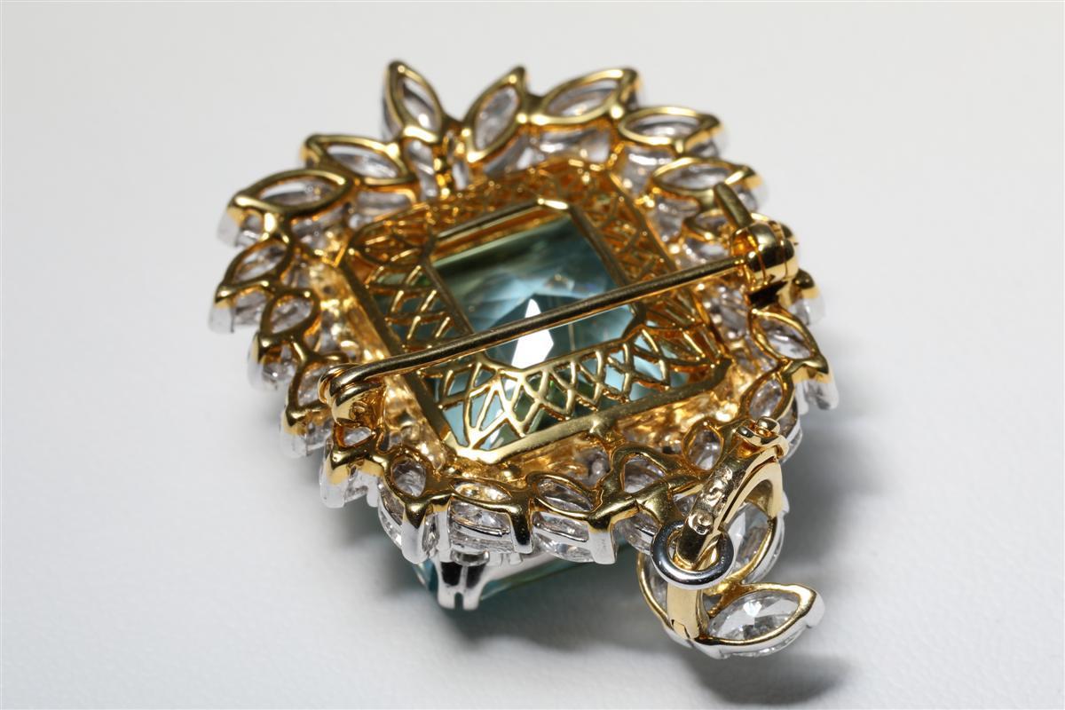 Mixed Cut 35.54 Carat Aquamarin 7.39 Carat Diamond Pendant, Brooch 18k Gold For Sale