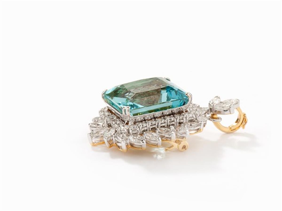 35.54 Carat Aquamarin 7.39 Carat Diamond Pendant, Brooch 18k Gold For Sale 1