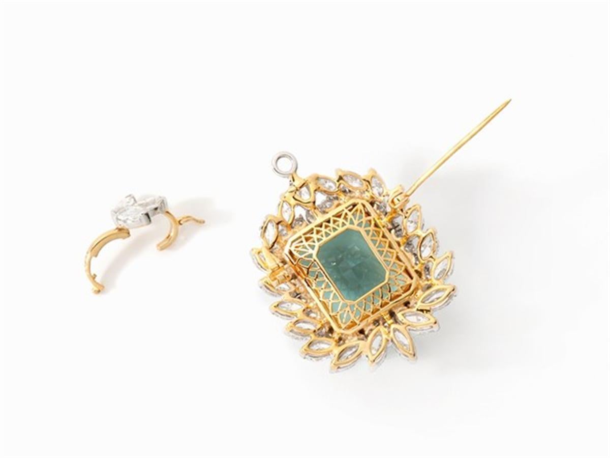 35.54 Carat Aquamarin 7.39 Carat Diamond Pendant, Brooch 18k Gold For Sale 2