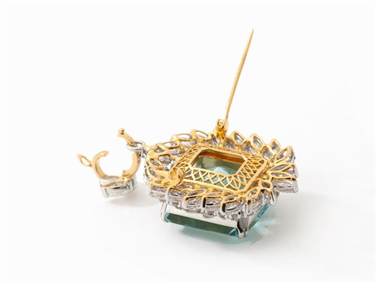 35.54 Carat Aquamarin 7.39 Carat Diamond Pendant, Brooch 18k Gold For Sale 3