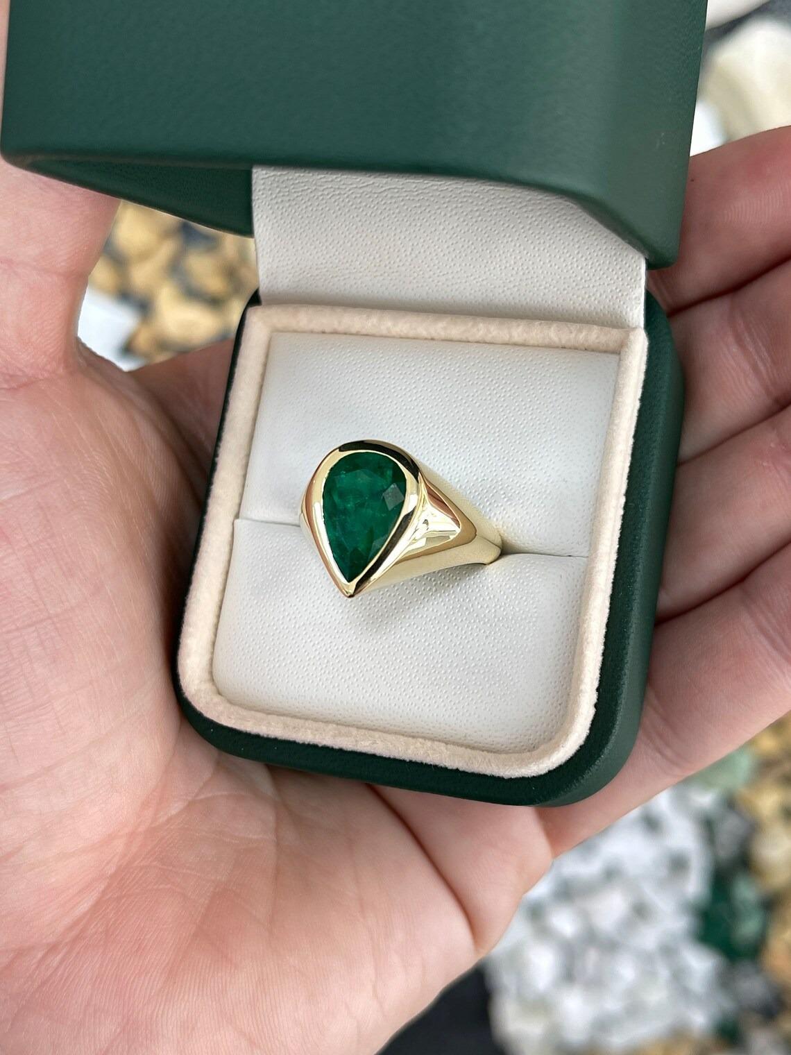 Contemporary 3.55ct 18K AAA+ Deep Dark Green Pear Colombian Emerald Solitaire Bezel Set Ring  For Sale