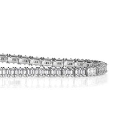 Bracelet de tennis en or blanc 18k avec diamant taille émeraude de 3,55ct