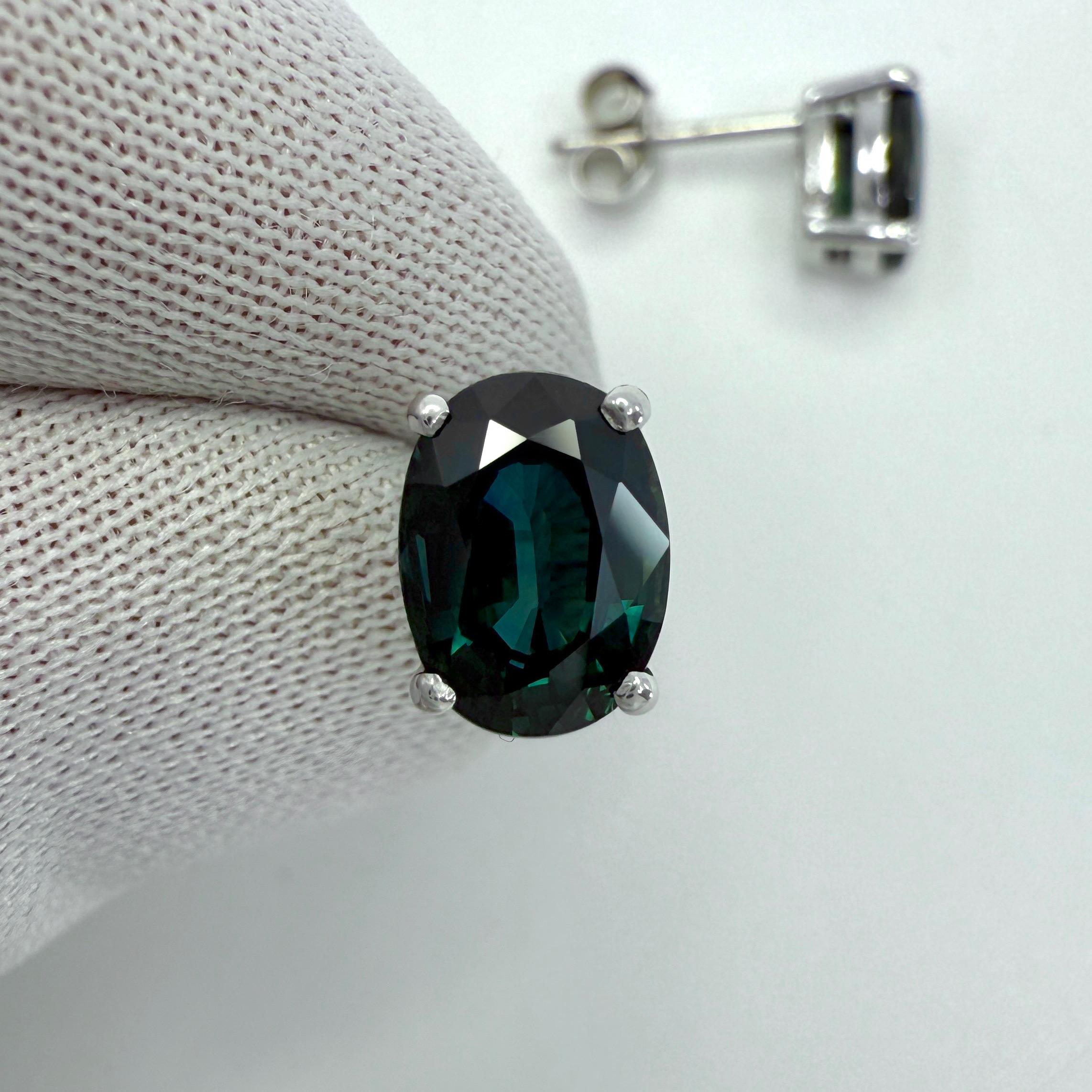 Taille ovale Clous d'oreilles solitaires en or blanc 18 carats avec saphir bleu sarcelle vert taille ovale de 3,55 carats en vente