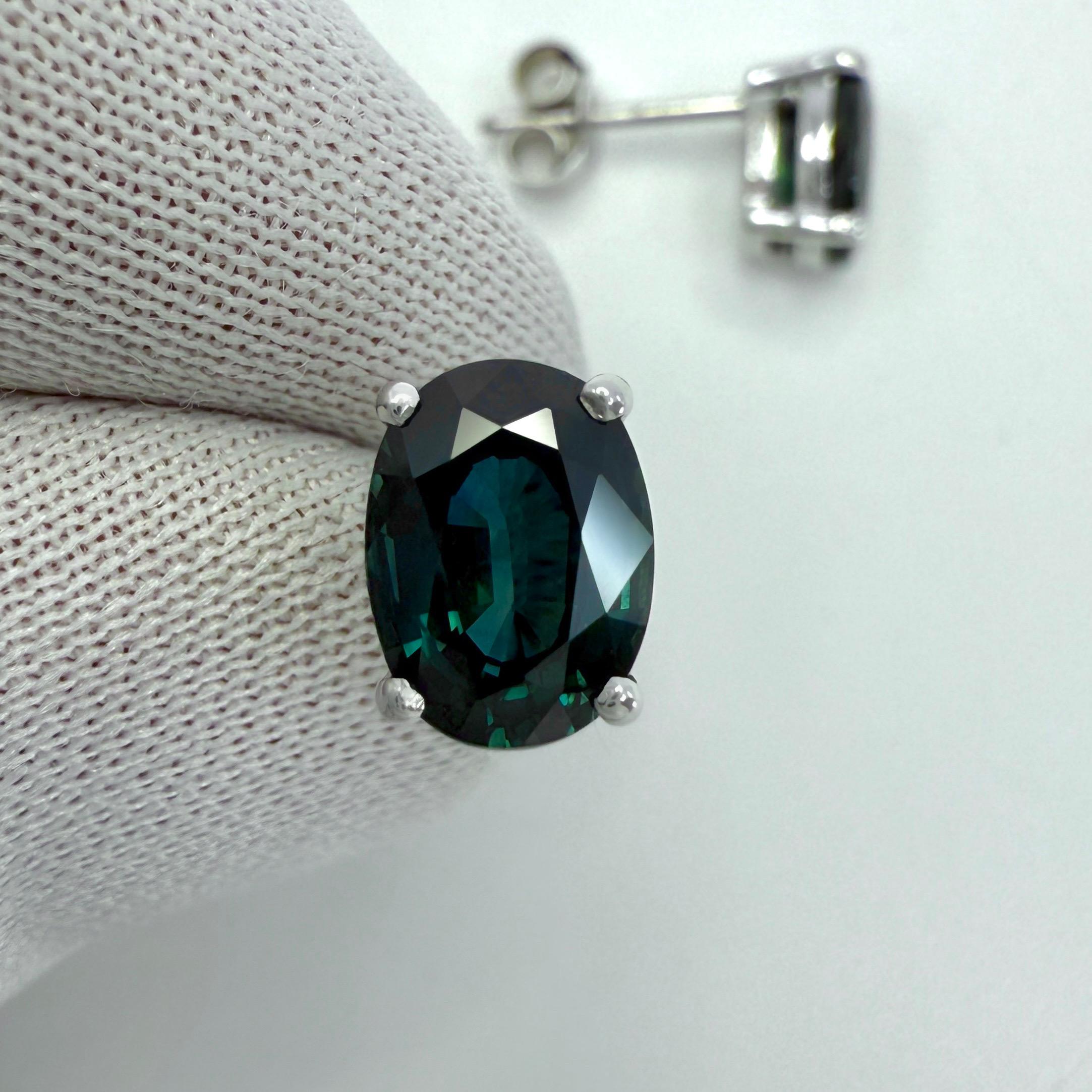 Clous d'oreilles solitaires en or blanc 18 carats avec saphir bleu sarcelle vert taille ovale de 3,55 carats en vente 1