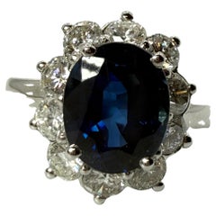 3.55ct Large Sapphire ring with diamonds in platinum