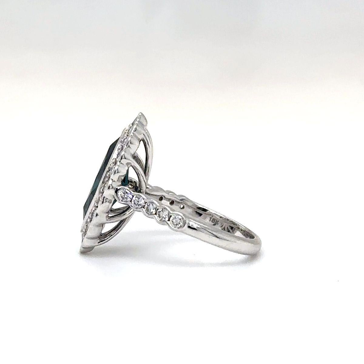3,55 Karat Marquise australischer Saphir und Diamant-Cluster-Ring mit Wellenschliff (Art déco) im Angebot