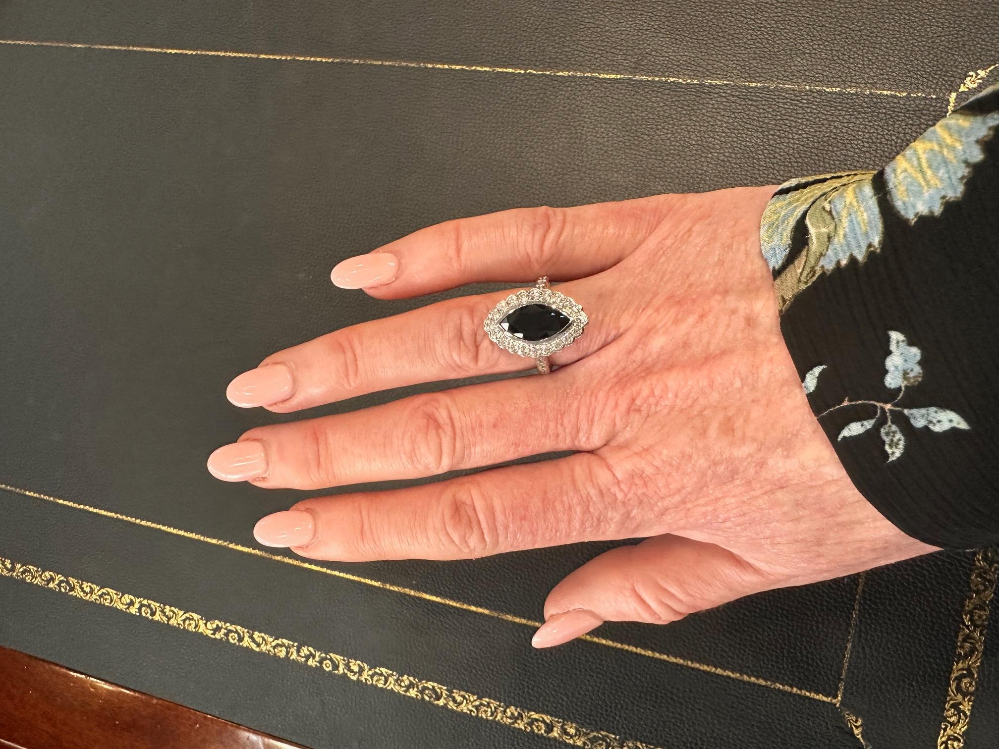 3,55 Karat Marquise australischer Saphir und Diamant-Cluster-Ring mit Wellenschliff für Damen oder Herren im Angebot