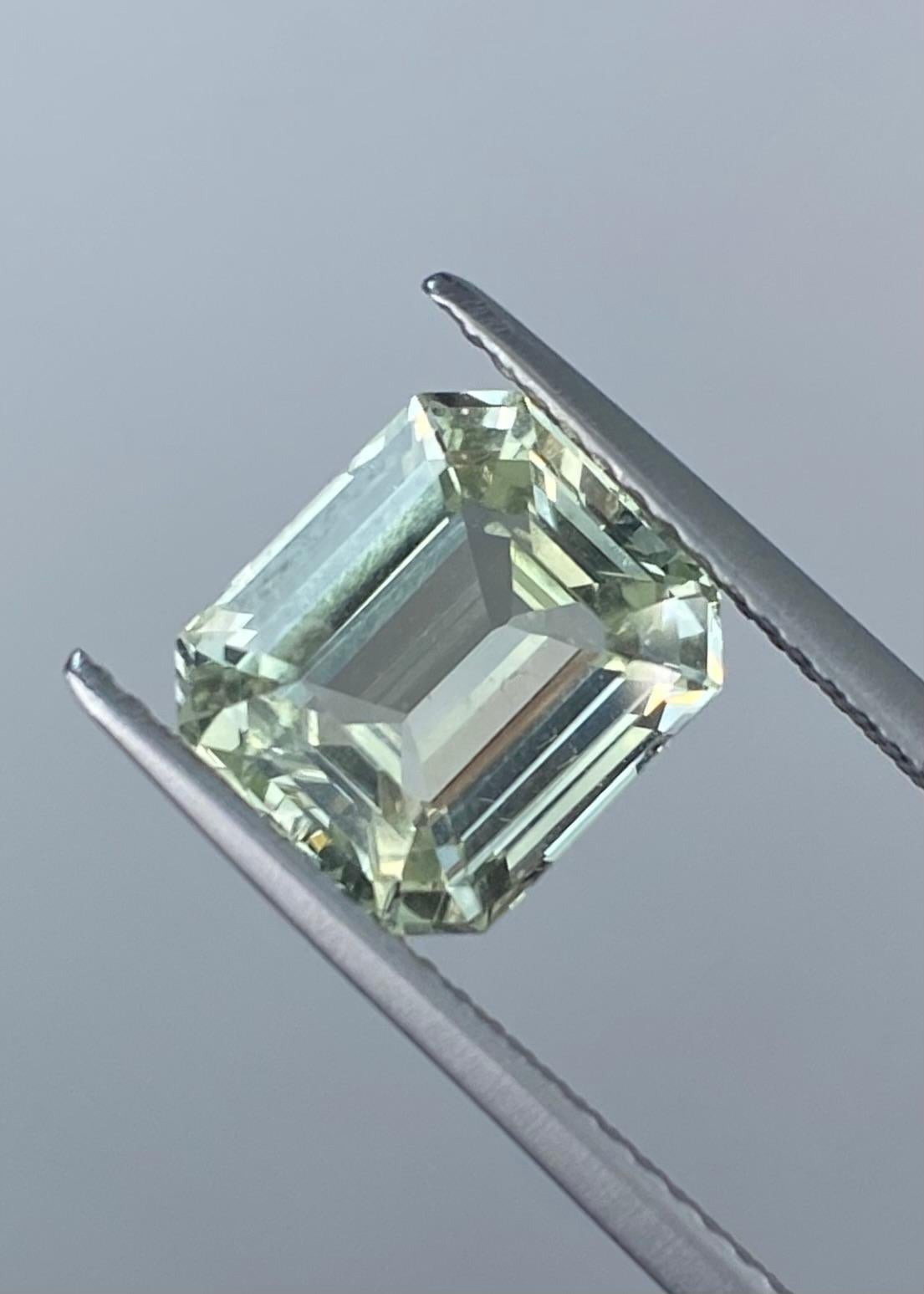 3.55ct Mint Pastel Green Sapphire For Sale 1