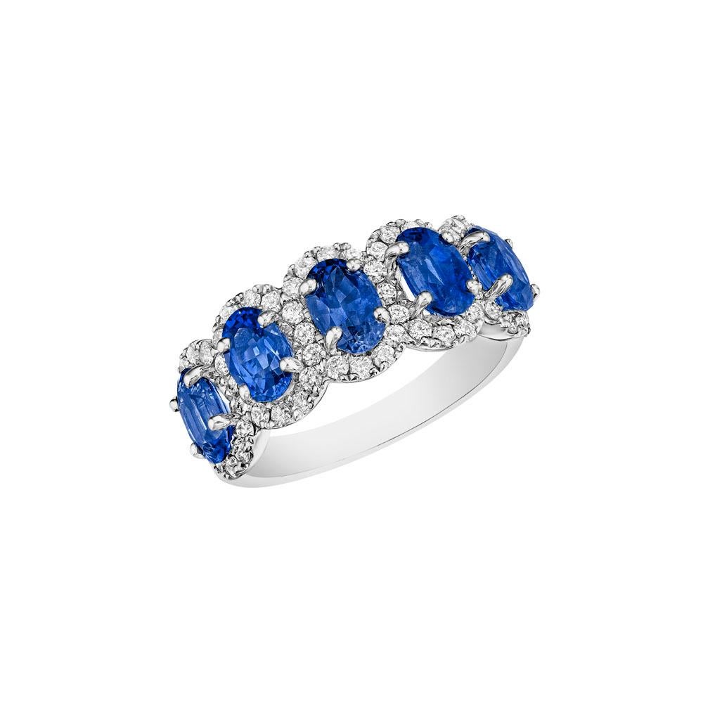 3.55ct Oval Sapphire & Round Diamond Band in 14KT Gold In New Condition For Sale In New York, NY